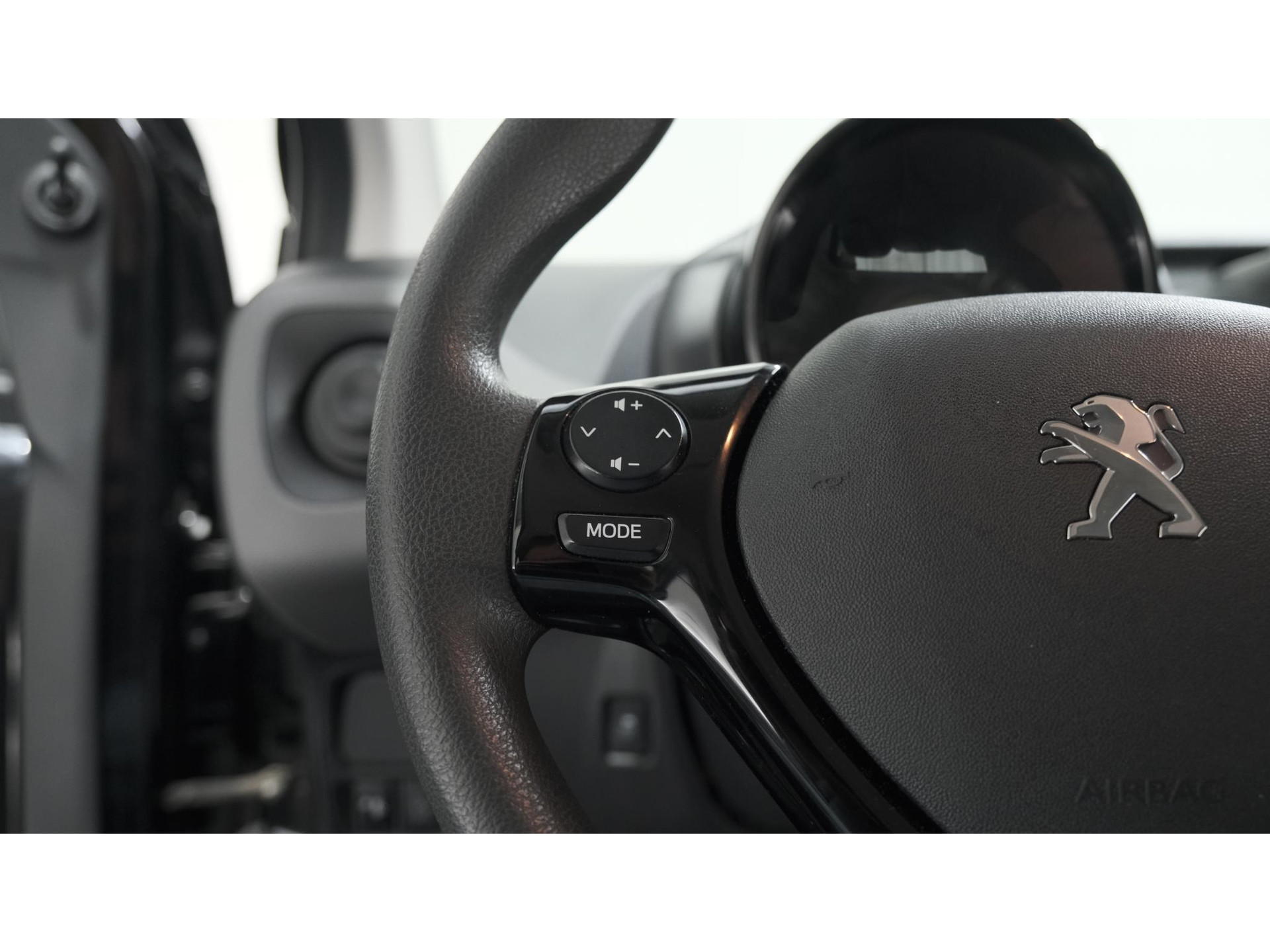 Peugeot 108 1.0 e-VTi Active | Airco | Bluetooth | Elektrische ramen|  5 Deurs