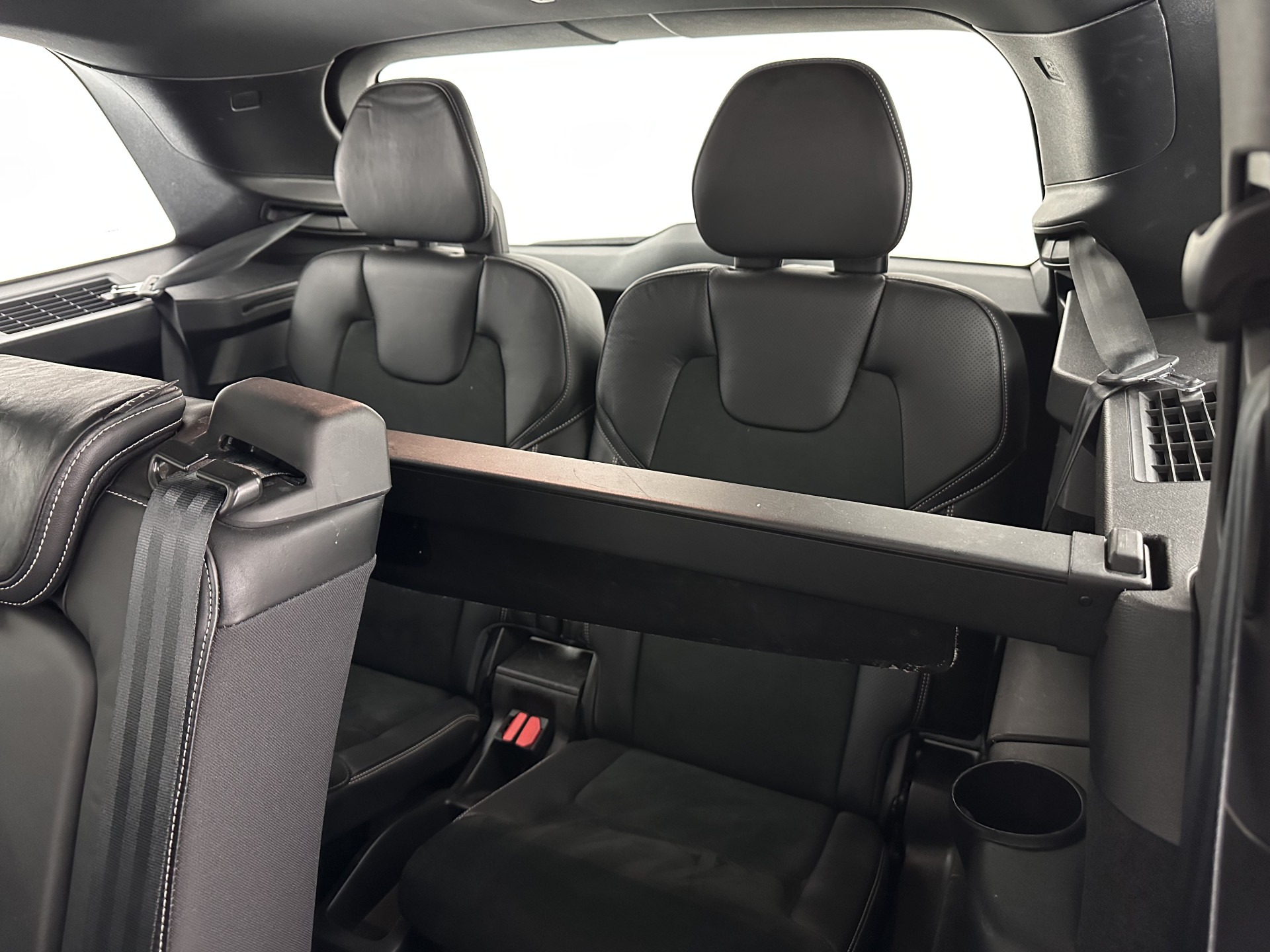 Volvo XC90 2.0 T8 R-Design Twin Engine AWD [ 7-Pers. ] (Plug-In) Aut. *PANO | LEATHER-ALCANTARA | FULL-LED | MEMORY-PACK | DIGI-COCKPIT | NAVI-FULLMAP | CARPLAY | ECC | HEATED-SPORTSEATS | LANE-ASSIST | PDC | HEAD-UP | TOWBAR | 20"ALU*