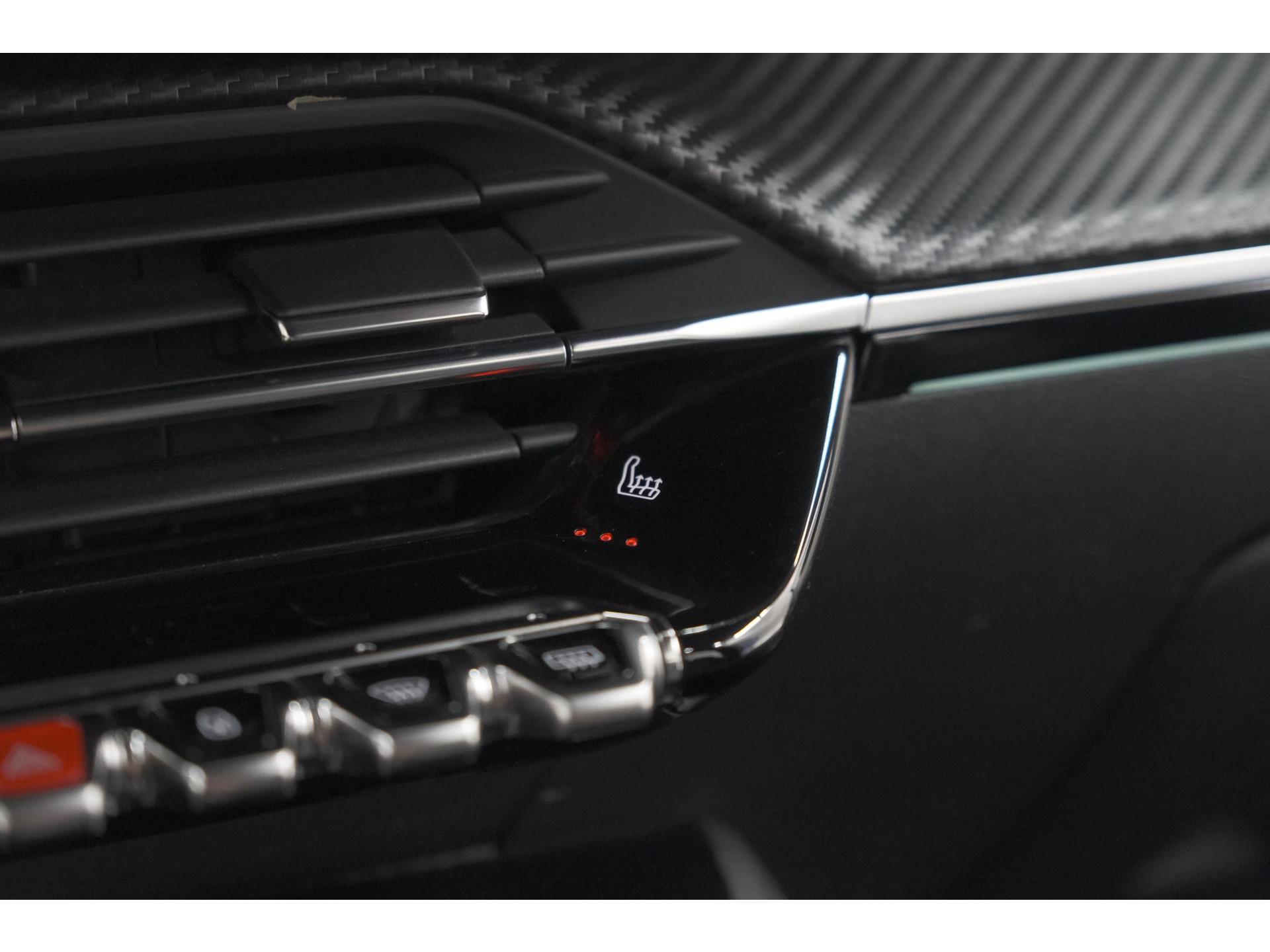 Peugeot 2008 PureTech 130 EAT8 GT-Line | Camera | Dodehoekdetectie | Adaptieve Cruise Control | Apple Carplay