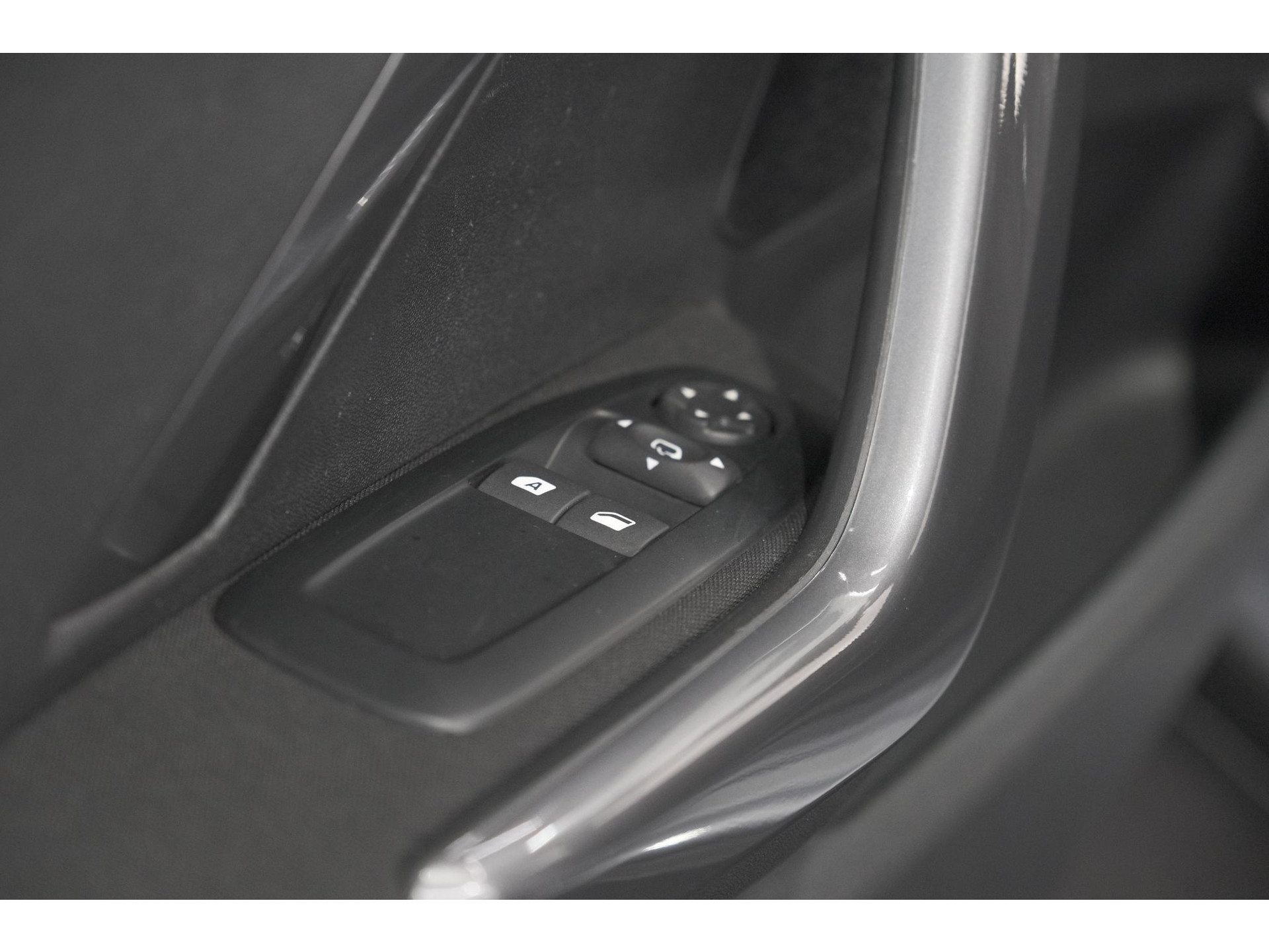 Peugeot 2008 PureTech 110 Blue Lion | Trekhaak | Apple Carplay | Parkeersensoren