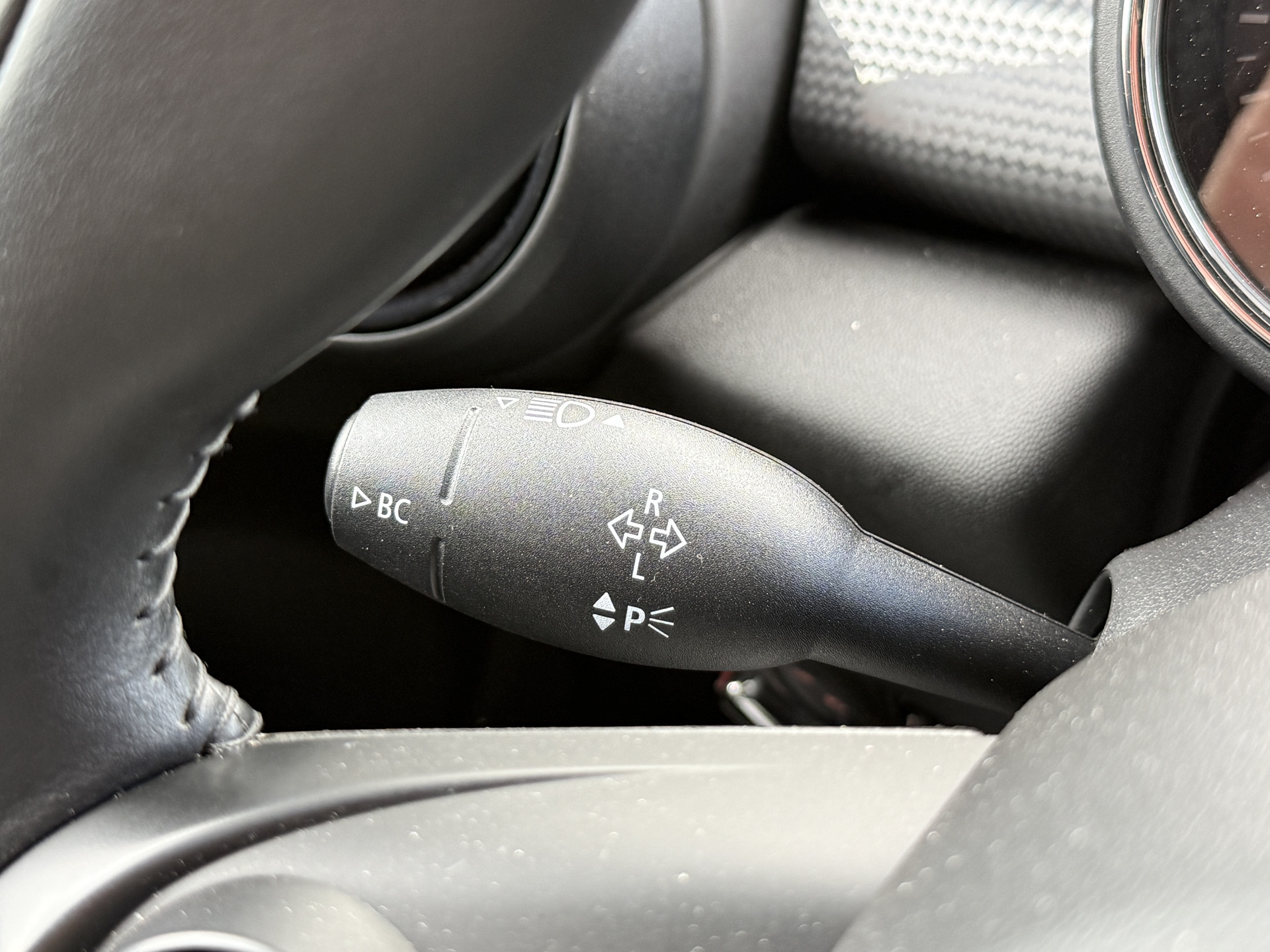 MINI 5-Deurs 1.5 Cooper Pepper | Keyless | Dealeronderhouden | All-Season
