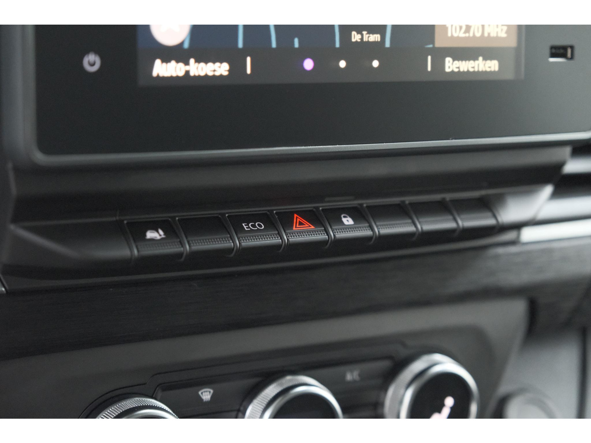 Renault Trafic E-Tech T29 L1H1 Advance 52 kWh | Laadruimte-pakket | Parkeerpakket | 3 fase lader | Camera