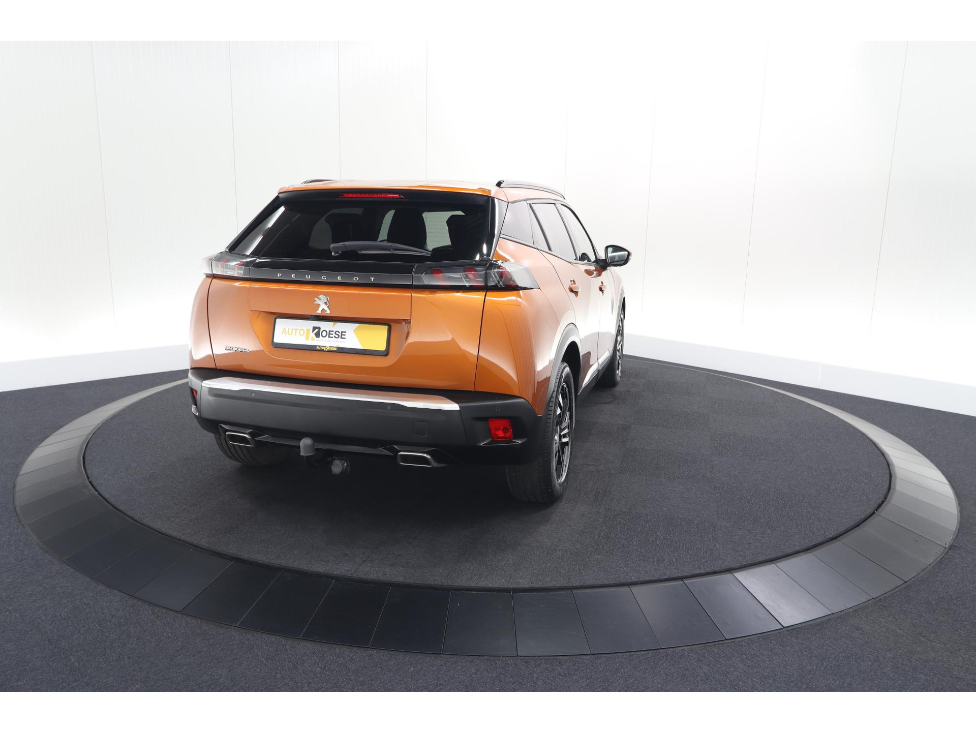 Peugeot 2008 PureTech 130 Allure Pack | Trekhaak | Adaptieve Cruise Control | Camera | Stoelverwarming
