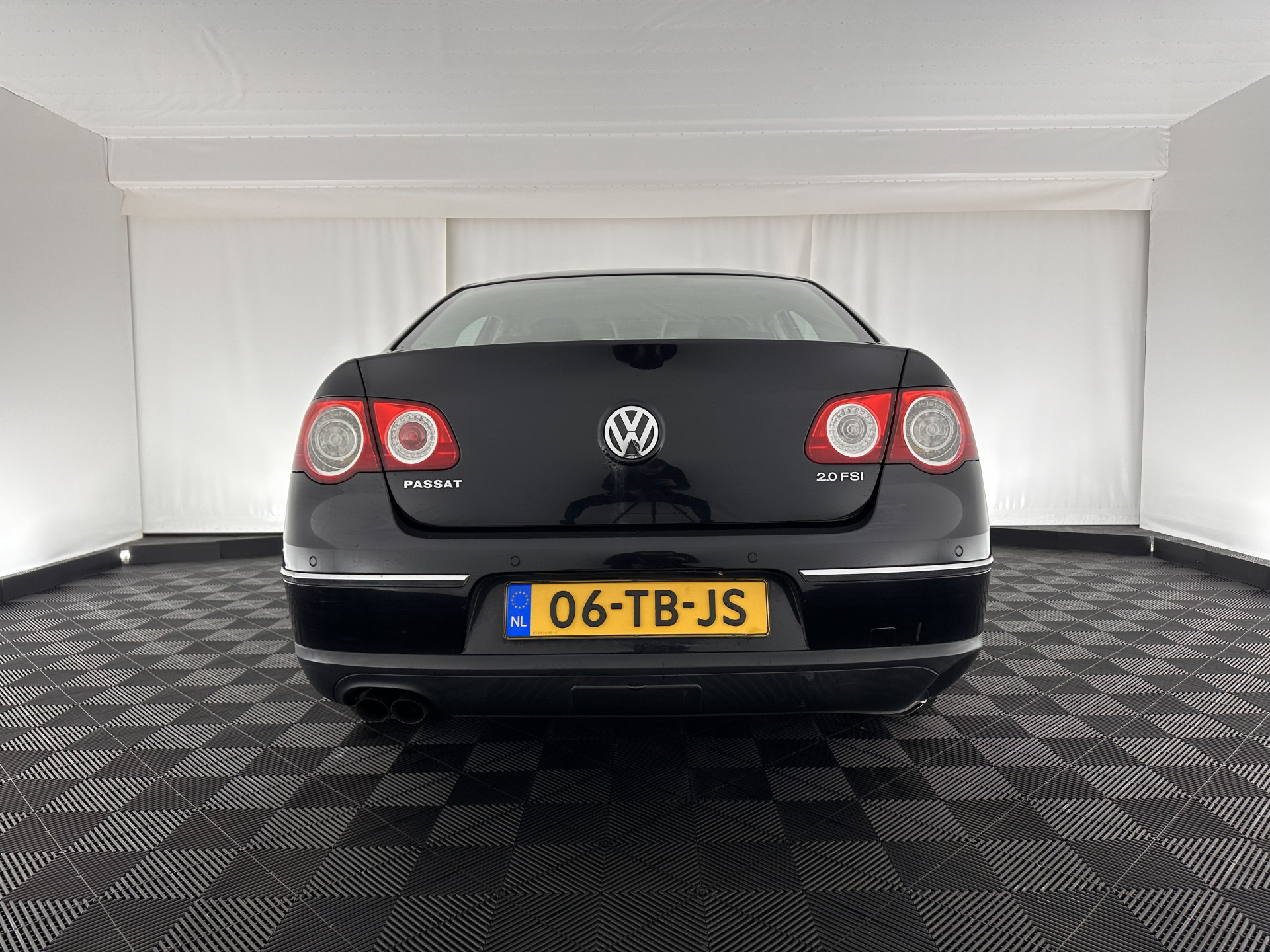 Volkswagen Passat 2.0 FSI Highline Aut. *NAVI-FULLMAP | LEATHER-ALCANTARA | SPORT-SEATS | ECC | HEATED-SEATS | PDC | CRUISE*