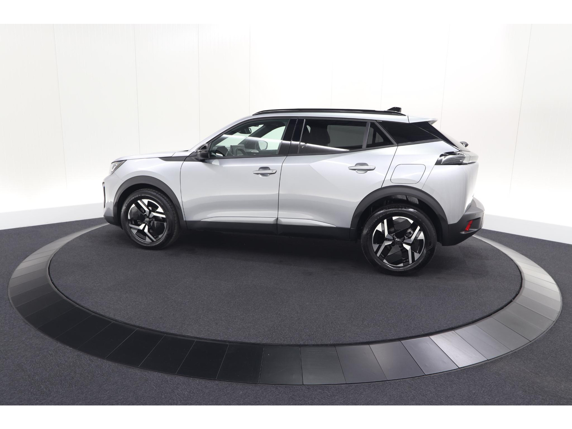 Peugeot 2008 PureTech 100 Allure | Apple Carplay | Parkeersensoren | Climate control