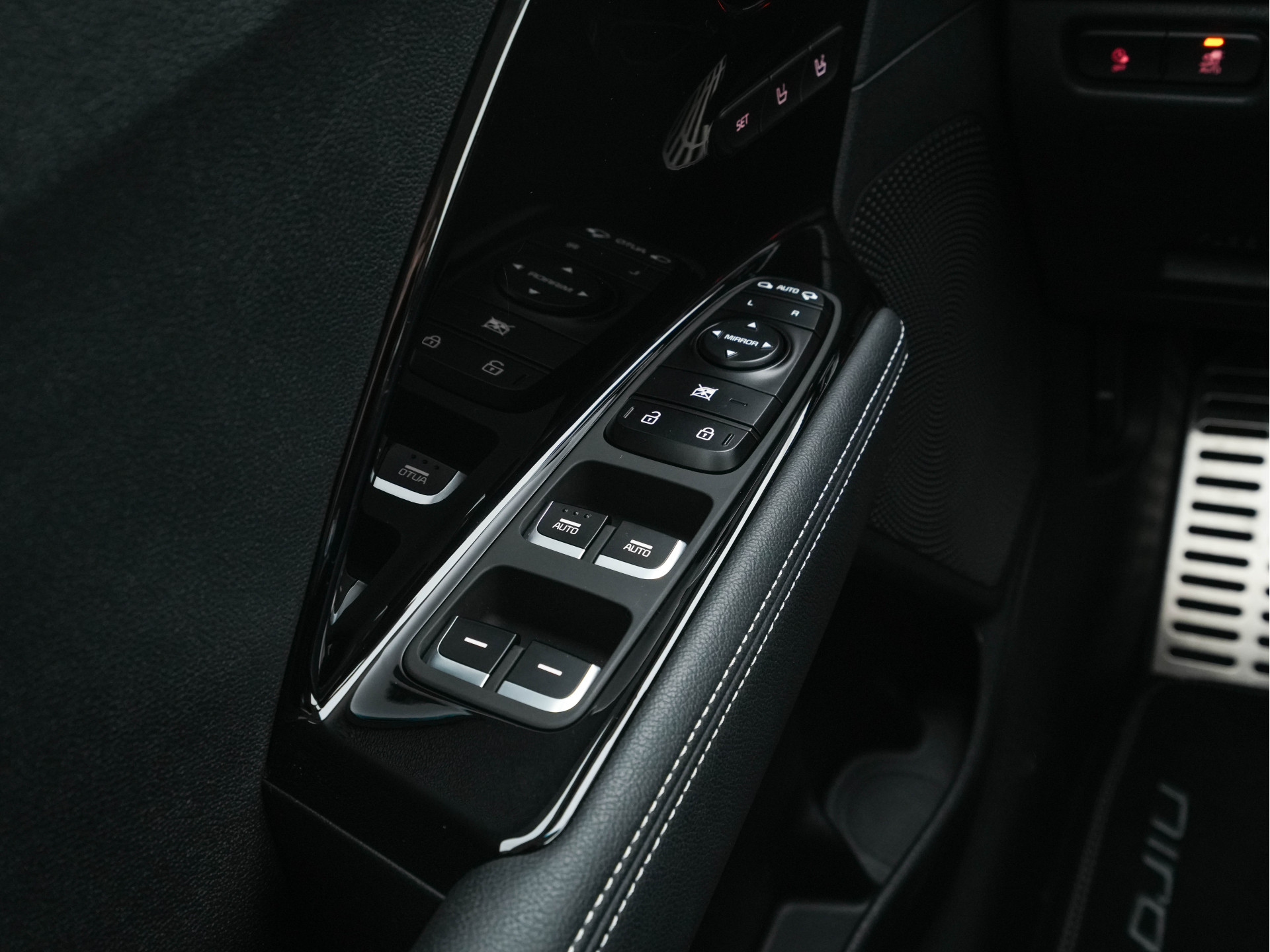 Kia e-Niro DynamicPlusLine 64 kWh [ 3-Fase ] { SOH-99% } (INCL-BTW) Aut. *FULL-LEATHER | NAVI-FULLMAP | DAB | ADAPT.CRUISE | BLINDSPOT | CAMERA | HEATED/COOLED-COMFORTSEATS | KEYLESS | JBL-SOUND | MEMORY-PACK | DIGI-COCKPIT | SHIFT-PADDLES | ...