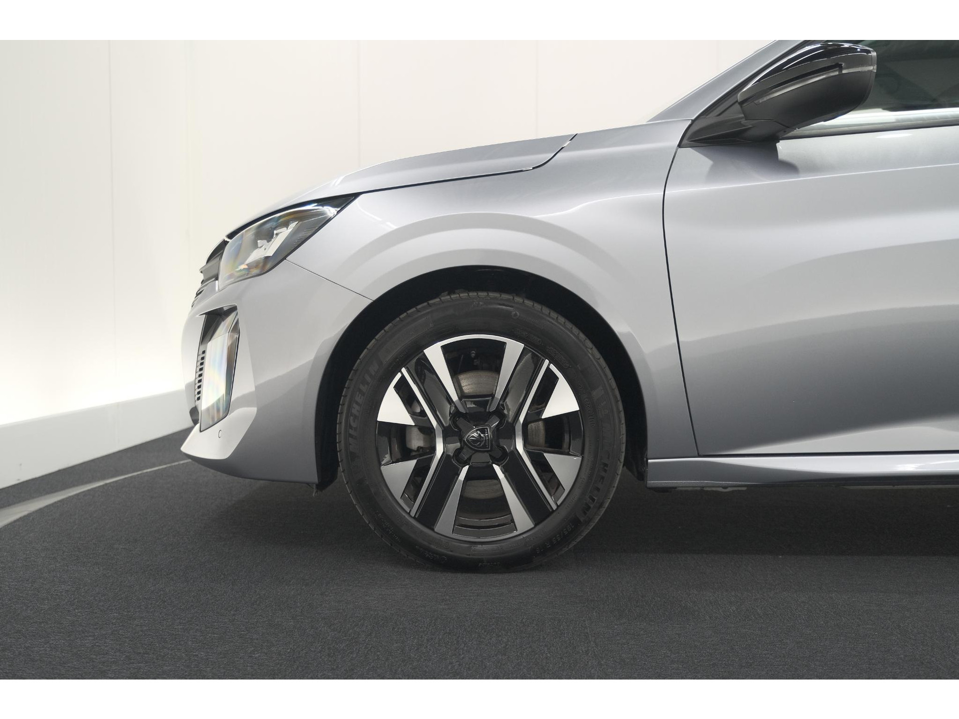 Peugeot 208 PureTech 100 Allure | Apple Carplay | Parkeersensoren | Climate Control