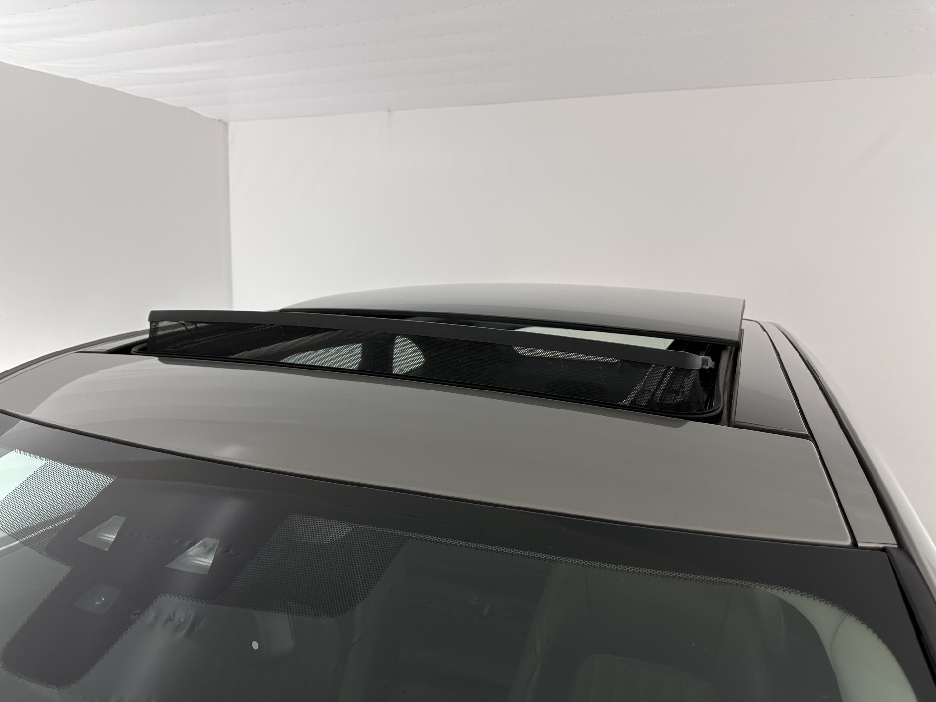 Jaguar F-PACE 3.0d First Edition AWD (INCL-BTW) Aut. *PANO | LEATHER | XENON | MEMORY-PACK | DIGI-COCKPIT | MERIDIAN-SOUND | NAVI-FULLMAP | CAMERA | HEATED-COMFORTSEATS | AMBIENTLIGHT | SHIFTPADDLES | ECC | PDC | CRUISE | TOWBAR