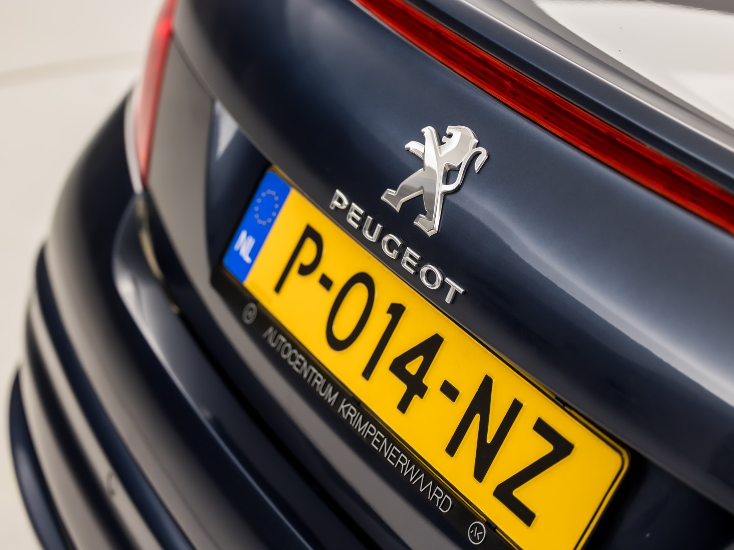 Peugeot 207 CC 1.6 VTi Sport (CLIMATE, TREKHAAK, CRUISE, SPORTSTOELEN, ELEKTRISCHE KAP, PARKEERSENSOREN, ELEK PAKKET, NIEUWSTAAT)