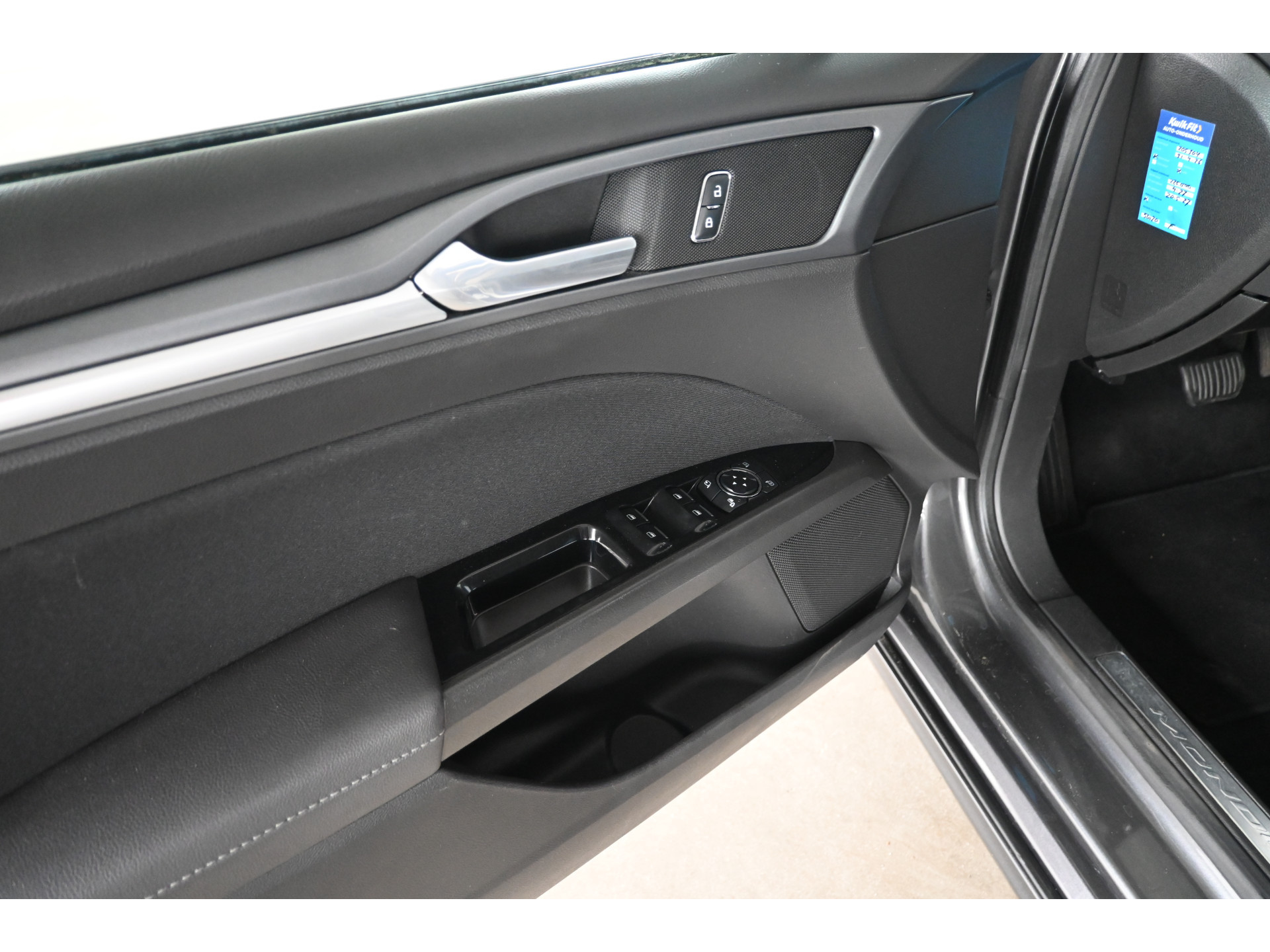 Ford Mondeo 1.5 Titanium Automaat Clima Navigatie Cruise Control Trekhaak Rijklaarprijs! Inruil Mogelijk!