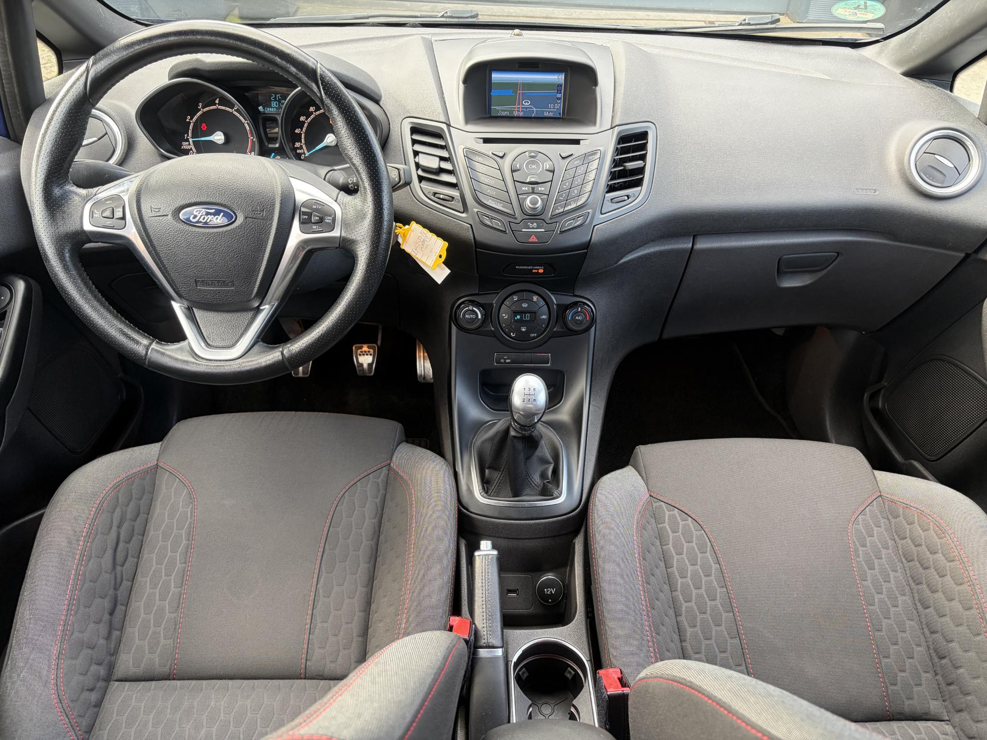 Ford Fiesta 1.0 EcoBoost ST Line 102pk l Navi l 2e Eigenaar l Airco l Cruisel 5 Deurs l  Pdc l 17''Lm velgen l Recent beurt gehad l Bj 12-2016 l N.A.P l Apk tot 01-2027