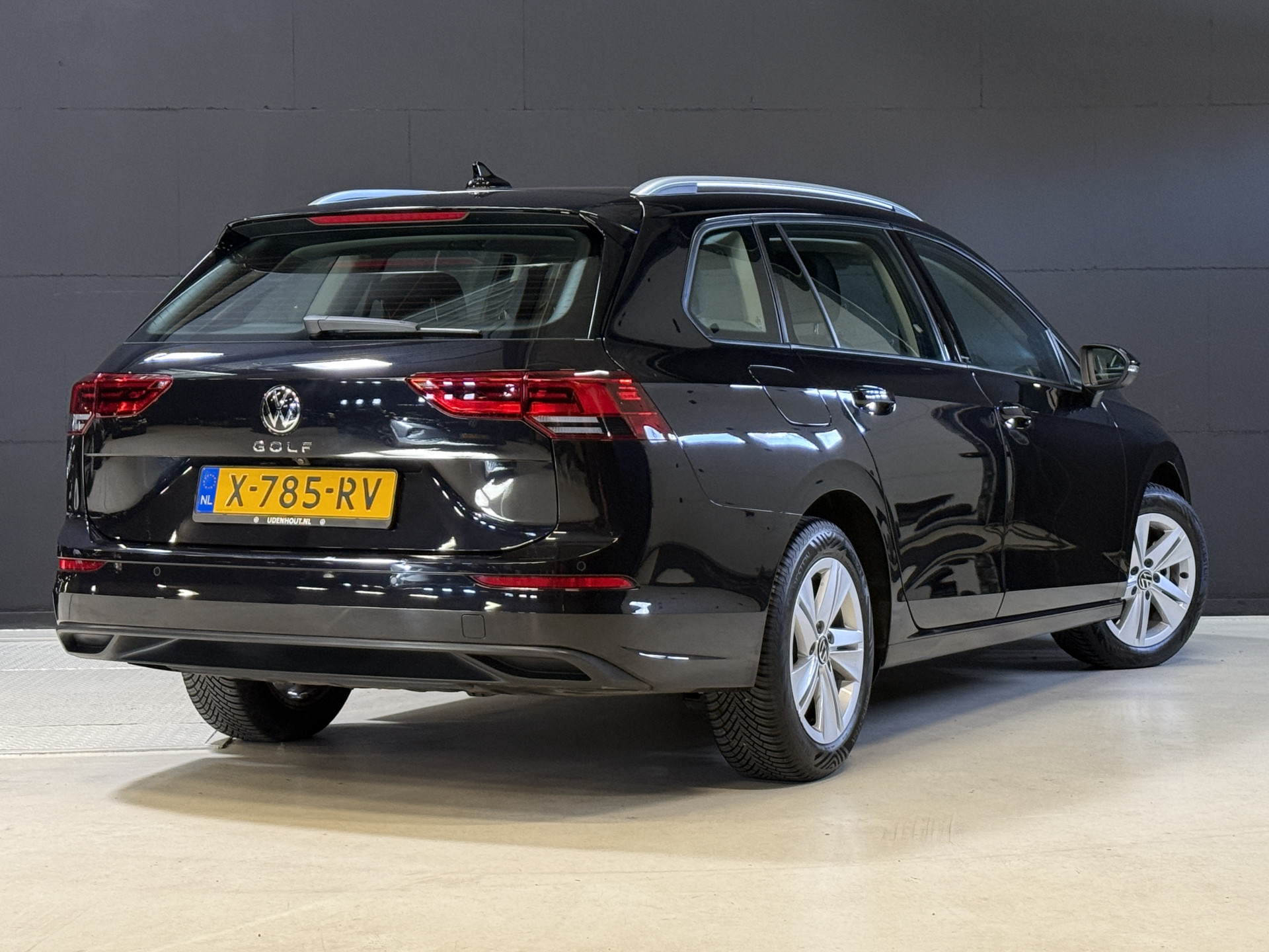 Volkswagen Golf Variant 1.0 TSI Life | Carplay | ACC | Draadloze lader