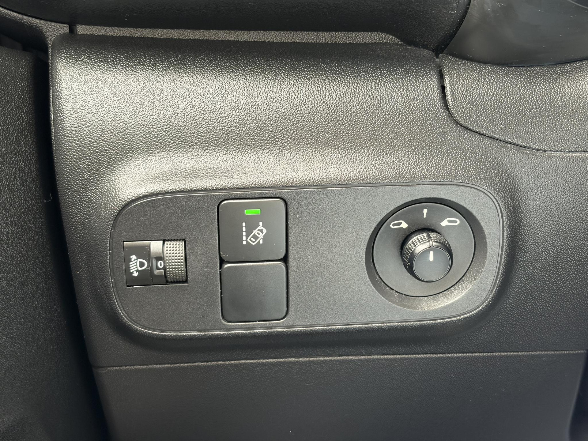 Citroen C3 1.2 PureTech Feel Edition 2e Eigenaar,Navi,Carplay,Clima,Cruise,Pdc,Rijstrooksensor,Lm velgen,N.A.P,Net beurt gehad,Bj 12-2017,Apk tot 02-2027