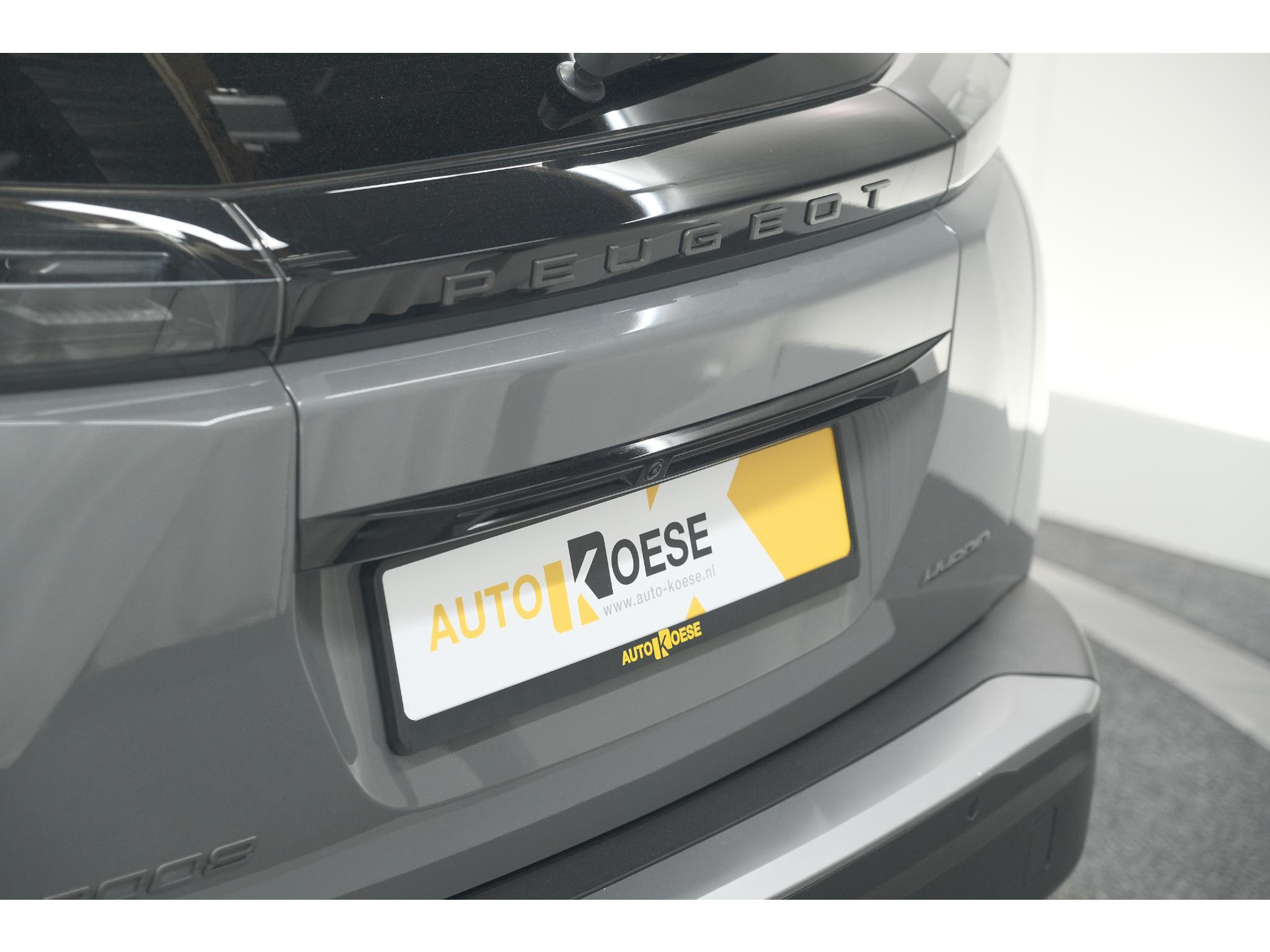 Peugeot 2008 Hybrid 136 e-DCS6 Allure | 360 Camera | Adaptieve Cruise Control | Dodehoekdetectie | Navigatie