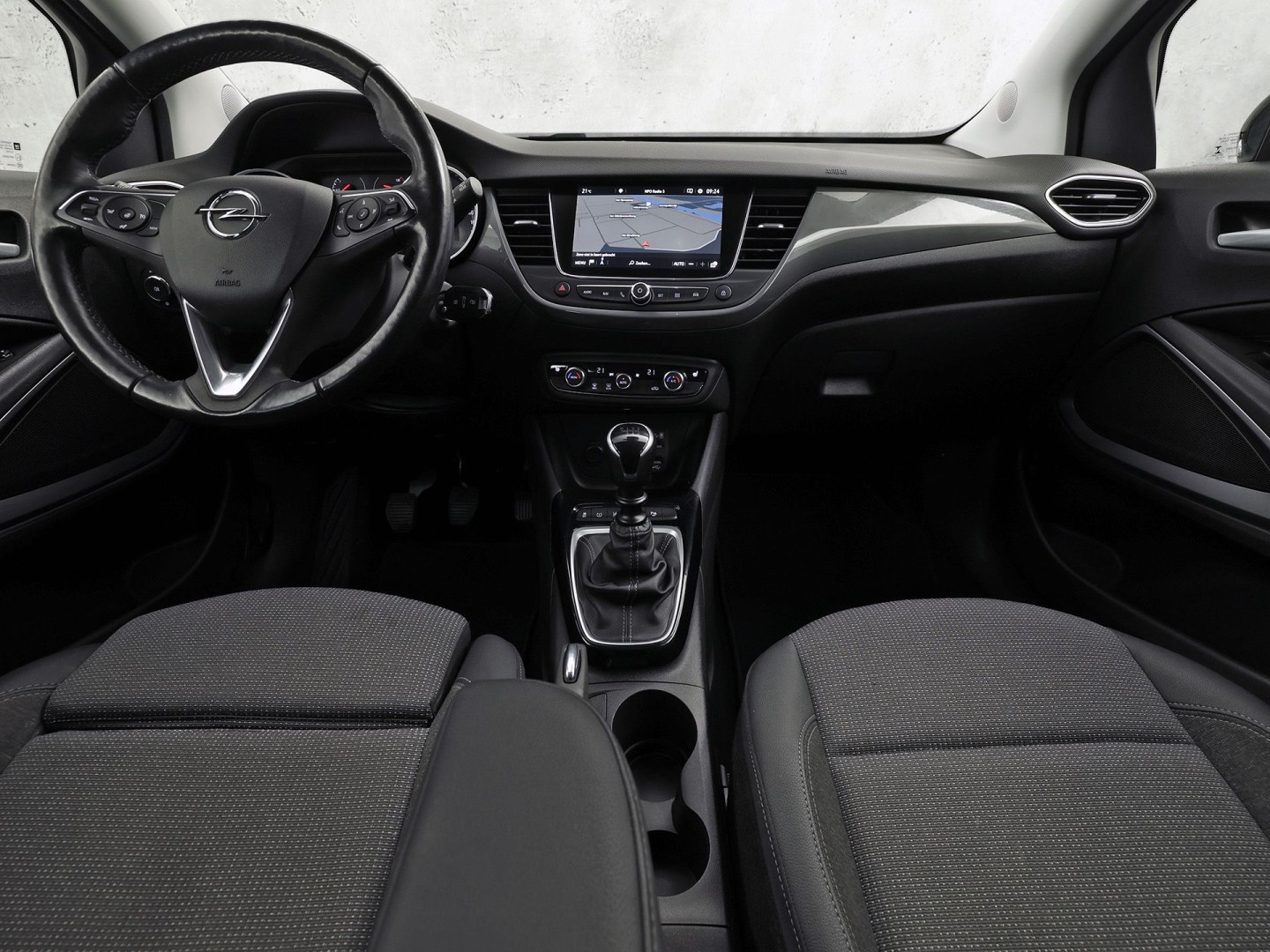 Opel Crossland 1.2 Turbo Elegance (APPLE CARPLAY, GROOT NAVI, CLIMATE, STUUR/STOELVERWARMING, SPORTSTOELEN, TREKHAAK, GETINT GLAS, CRUISE, NIEUWSTAAT)