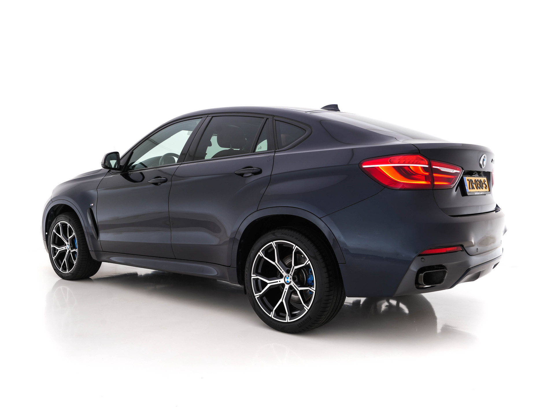 BMW X6 M50d M-Sport-Pack Innovation-Pack Aut. *PANO | LUXURY-LEATHER | FULL-LED | HARMAN/KARDON-SURROUND | MEMORY-PACK | TOPVIEW | HEAD-UP | NAVI-FULLMAP | SHIFT-PADDLES | CRUISE | HEATED-SPORTSEATS | 20''ALU*