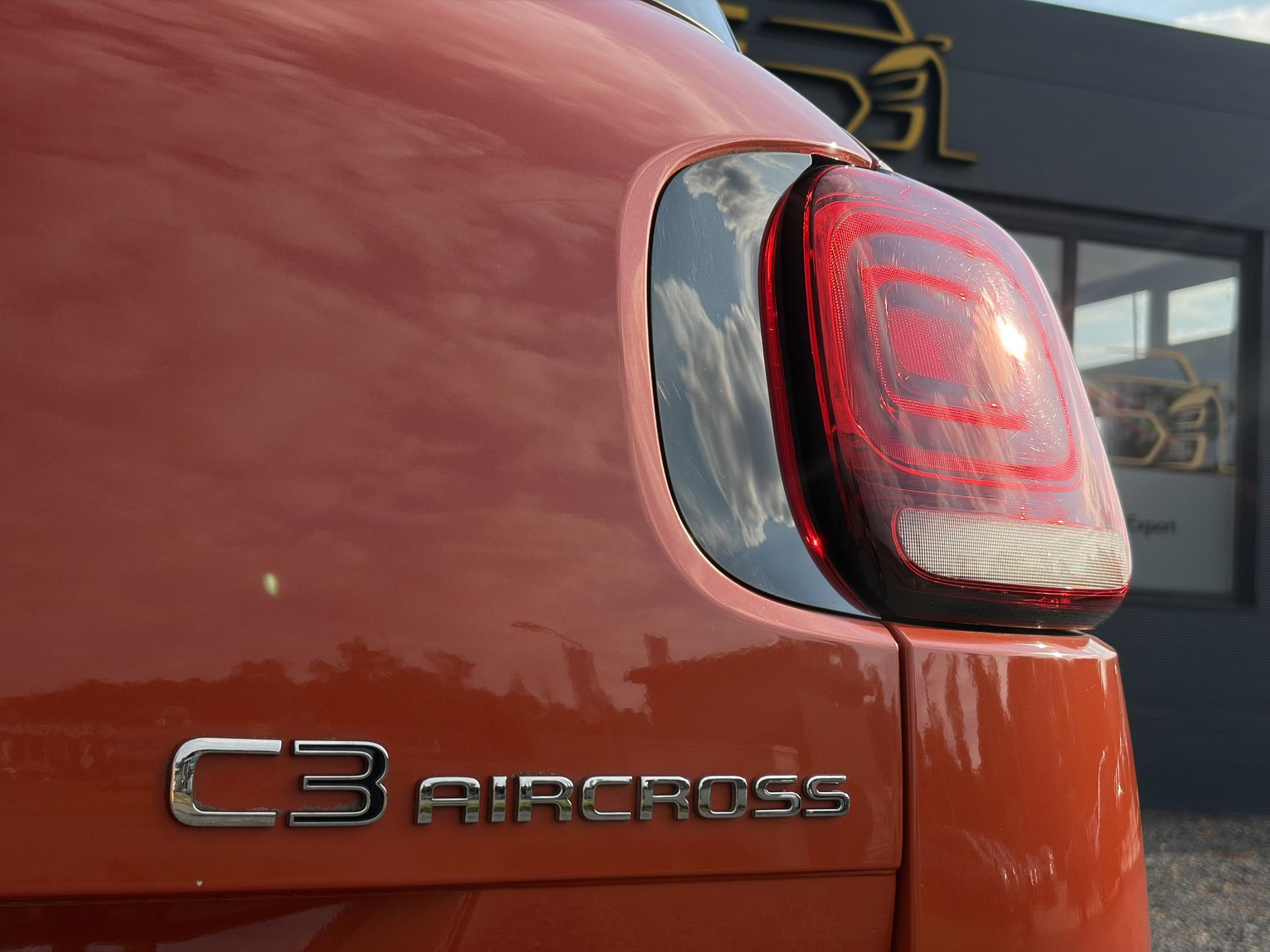 Citroen C3 Aircross 1.2 PureTech S&S Feel ✓2e Eigenaar✓Trekhaak✓110pk✓Clima✓Cruise✓Lm velgen✓Pdc V+A✓N.A.P✓Rijstrooksensor✓Apk tot 08-2027