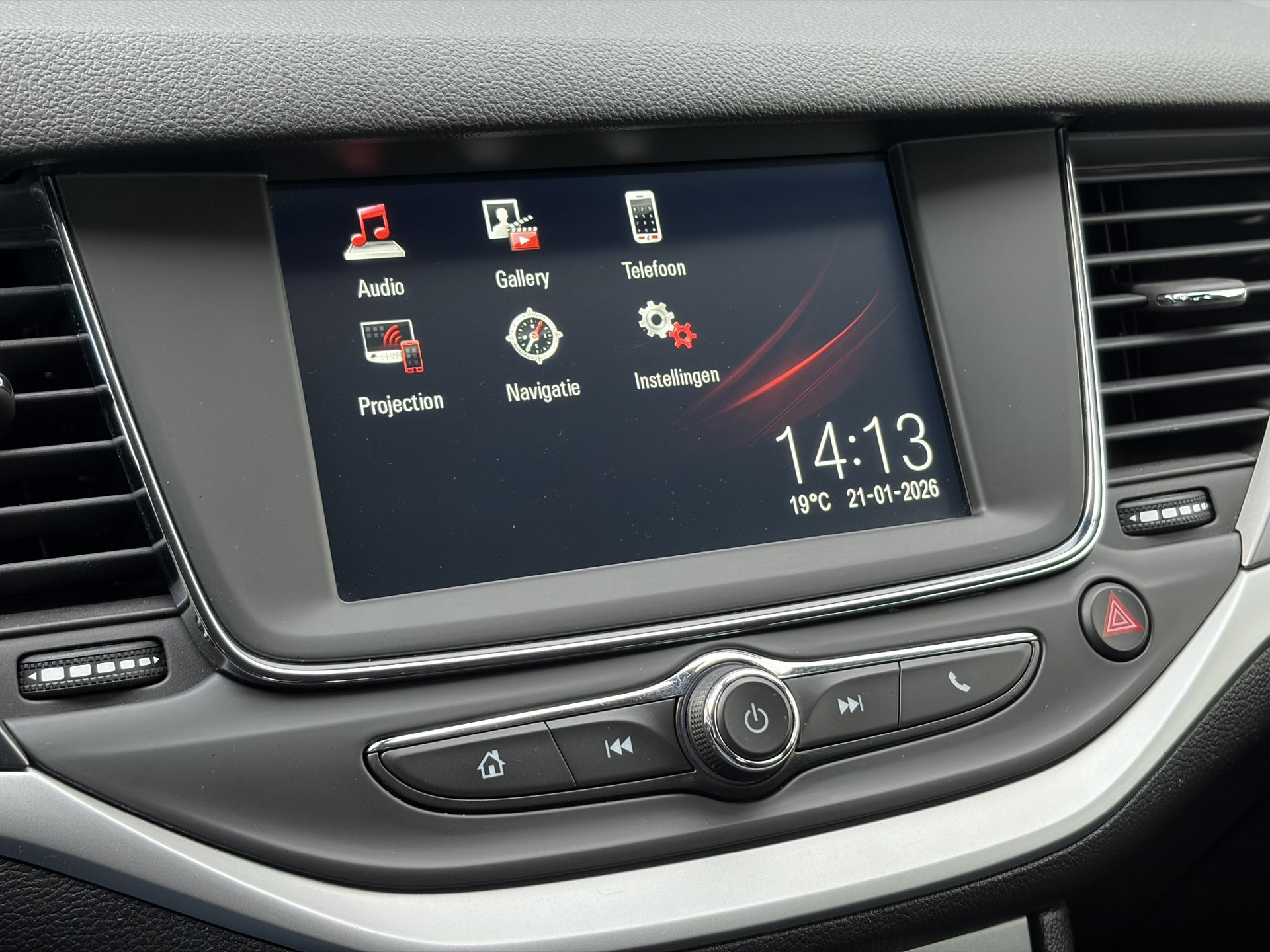 Opel Astra Sports Tourer 1.4 Turbo 120 Jaar Edition ✓150pk✓Carplay✓Navi✓Trekhaak✓Pdc V+A✓Clima✓Cruise✓6 Bak✓Lm velgen✓N.A.P✓Apk tot 02-2028