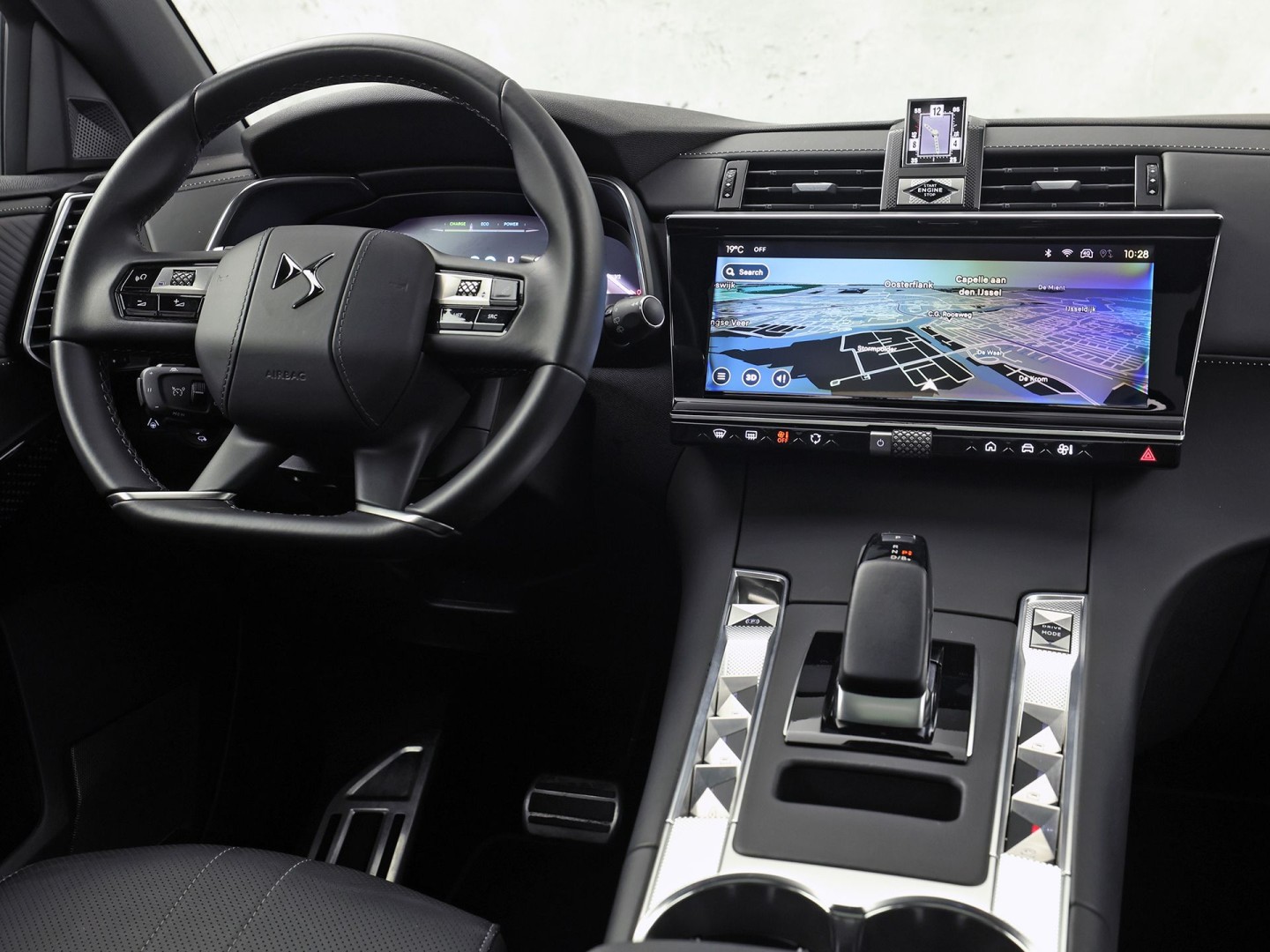 DS 7 1.6 PHEV 225 Etoile 225Pk Automaat (PANORAMADAK, MEMORY SEATS, LEDER, 360 CAMERA, SPORTSTOELEN, STOELVERWARMING, GETINT GLAS, ADAPTIVE CRUISE, KEYLESS, NIEUWSTAAT)