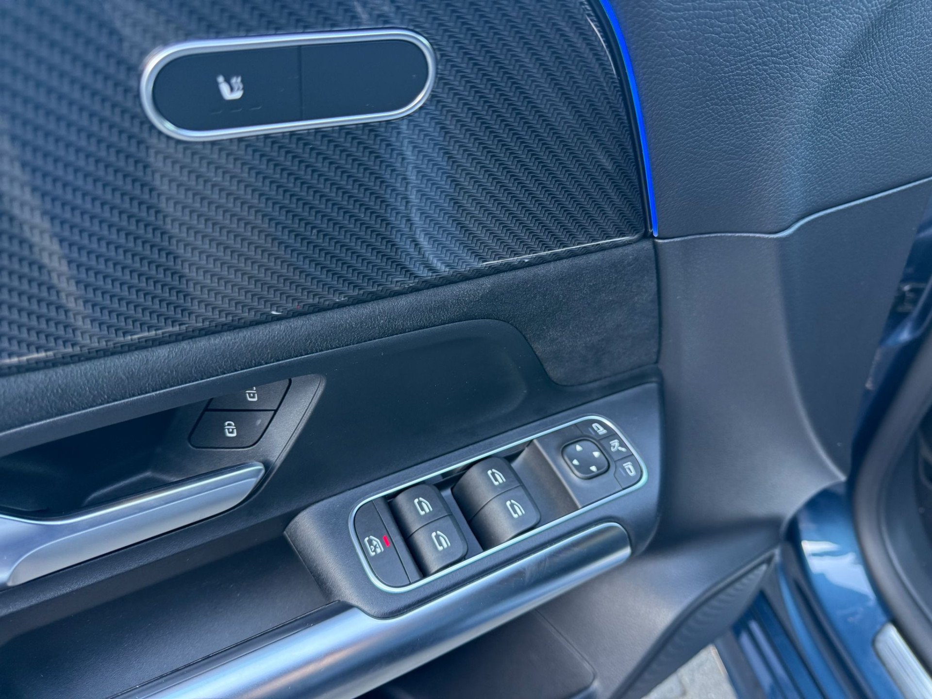 Mercedes-Benz B-klasse 180 Business Solution AMG | 3/6/12MND GARANTIE | AUTOMAAT | LED | CRUISE | CARPLAY | DAB | AIRCO | STOELVERWM. |