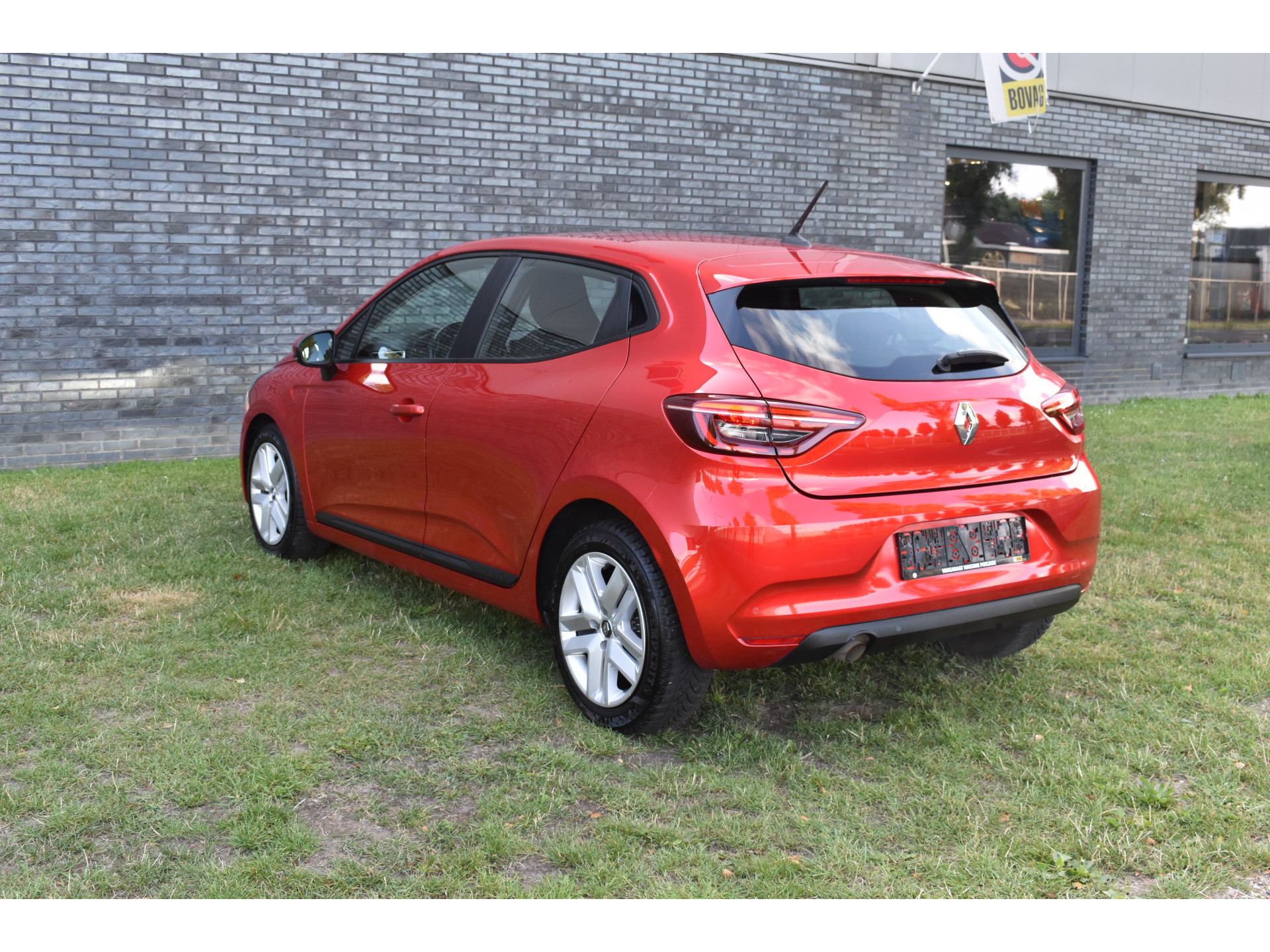 Renault Clio 1.0 TCe Bi-Fuel Zen G3 Gas dus super voordelig rijden 215,- per 3 maanden wegenbelasting Prijs incl. btw Gas kost 0,83 cent per liter