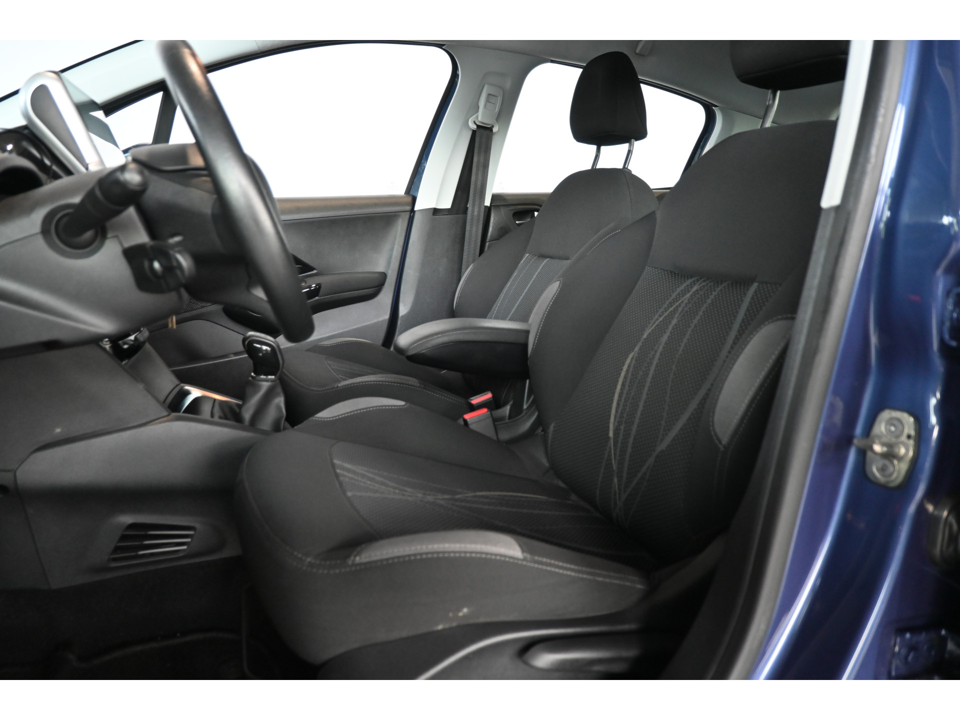 Peugeot 208 1.6 e-HDi Active Clima Cruise control Trekhaak Navigatie Lichtmetaal 100% Onderhouden Inruil Mogelijk!