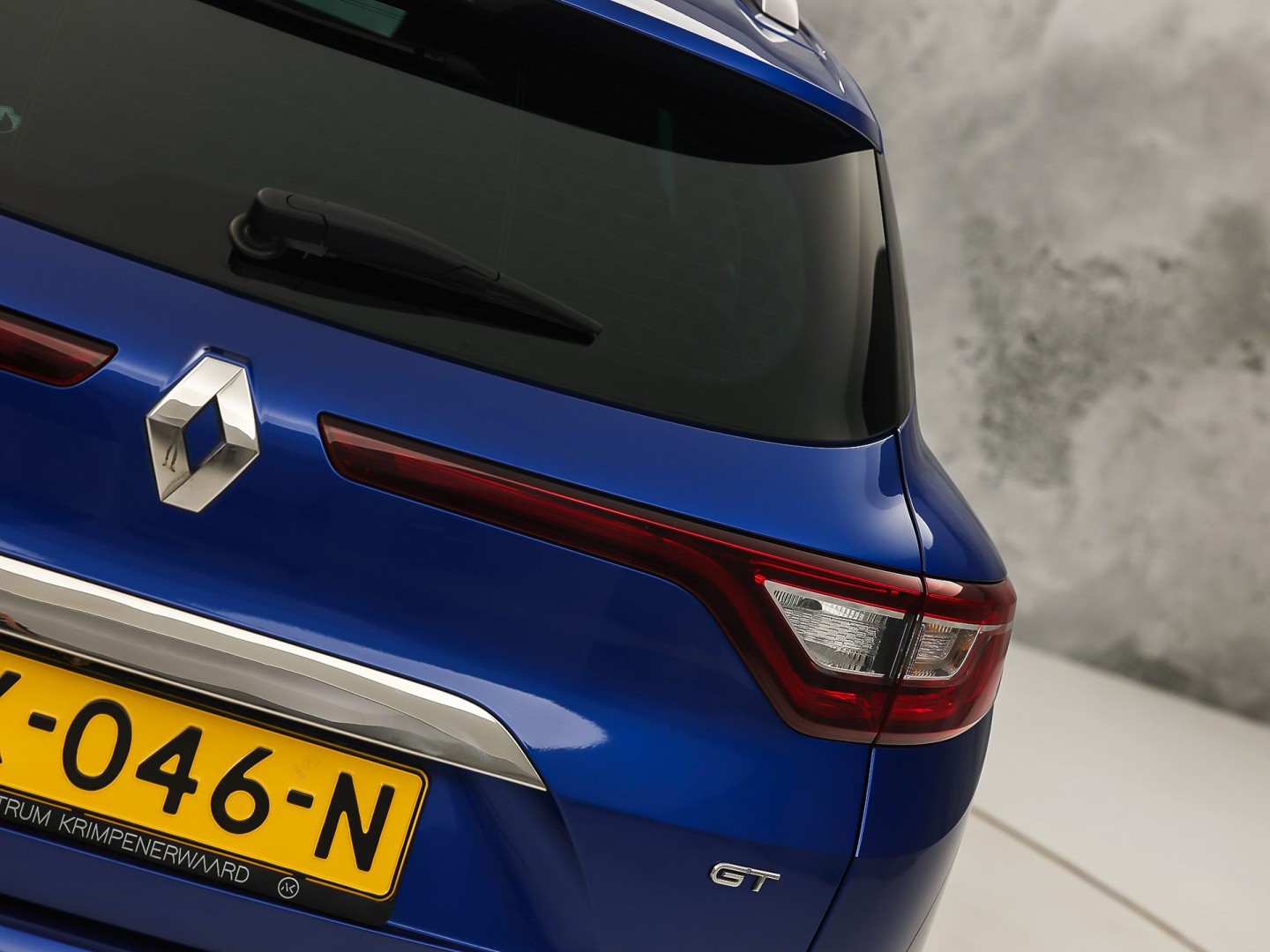 Renault Mégane Estate 1.6 TCe GT 205Pk Automaat (VIRTUAL COCKPIT, GROOT NAVI, KUIPSTOELEN, HEAD-UP DISPLAY, CAMERA, ADAPTIVE CRUISE, BOSE, STOELVERWARMING, NIEUWSTAAT)