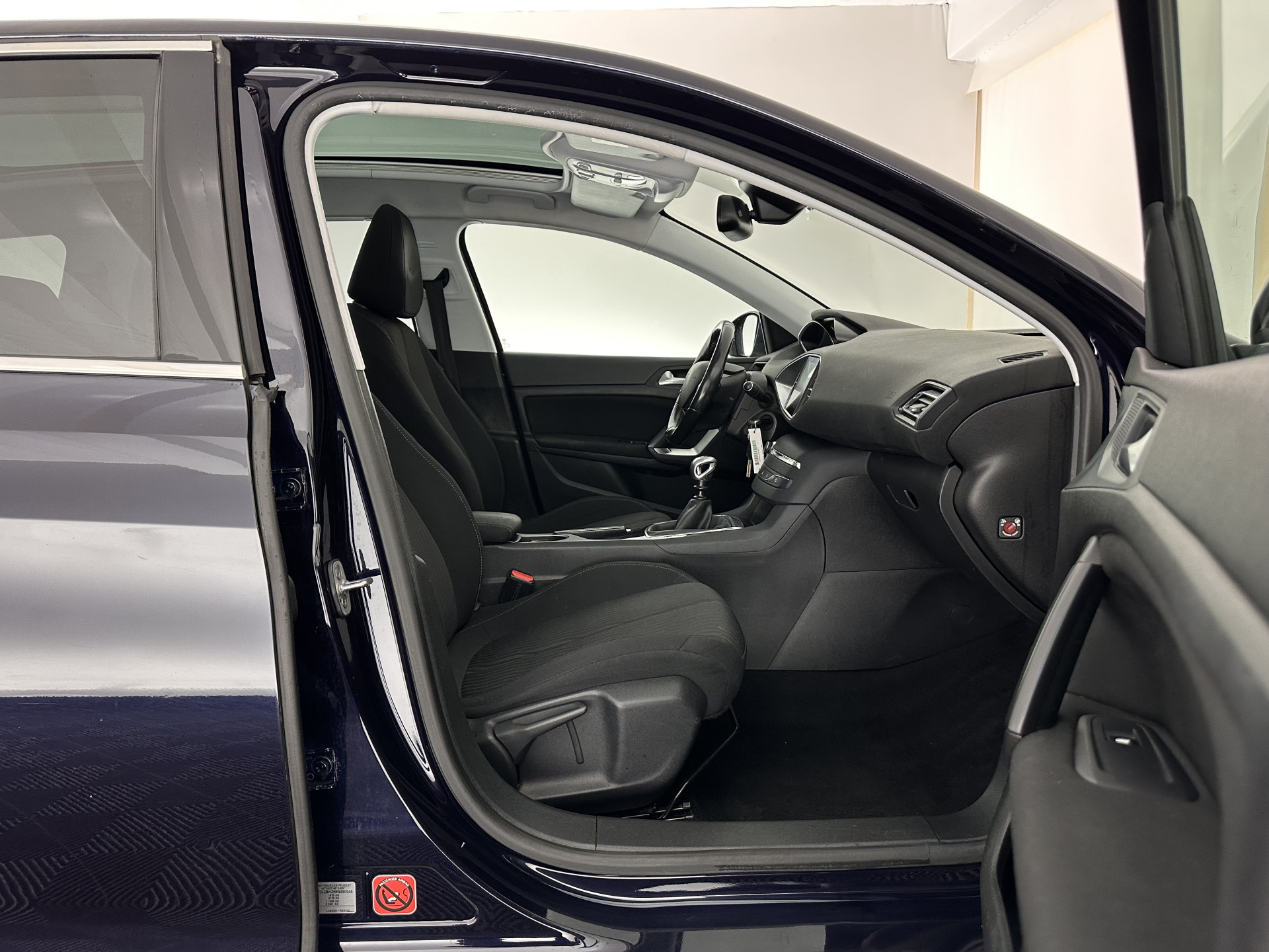 Peugeot 308 SW 1.6 BlueHDI Blue Lease Limited *PANO | NAVI-FULLMAP | CAMERA | COMFORTSEATS | ECC | PDC | CRUISE | TOWBAR*