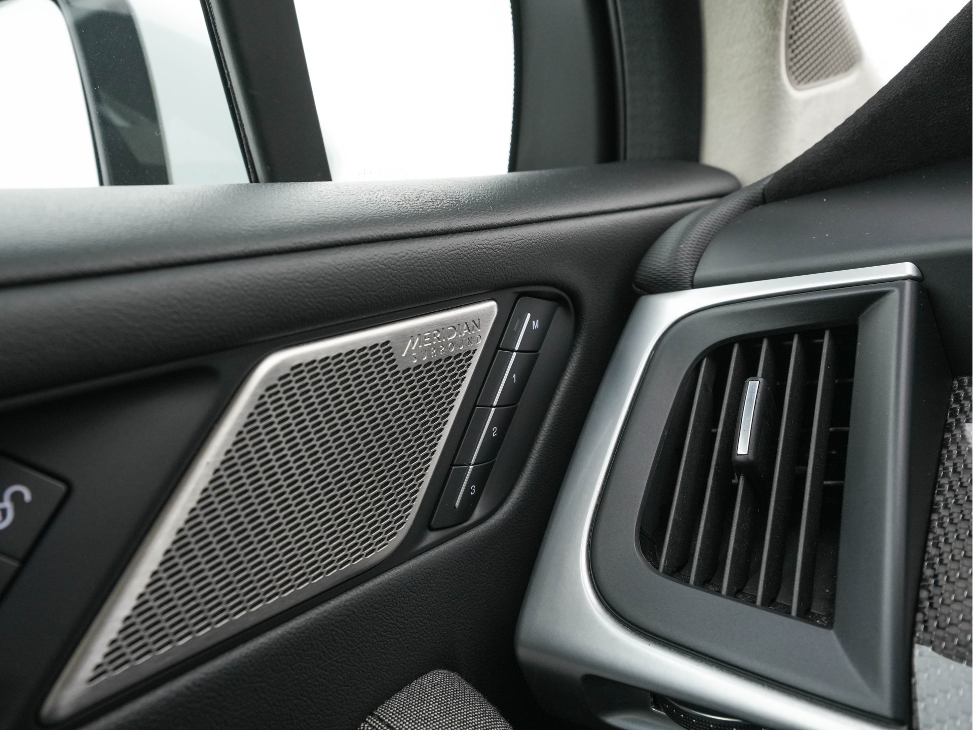 Jaguar I-PACE EV400 HSE First Edition AWD {SOH-91%} (INCL-BTW) Aut. *DIGI-COCKPIT | MATRIX-LED | MICROFIBRE | MERIDIAN-AUDIO | SURROUND-VIEW | KEYLESS | LANE-ASSIST | BLIND-SPOT | CRUISE | DAB | MEMORY-PACK | CCS-FASTLOADER | SPORT-SEATS | 22"