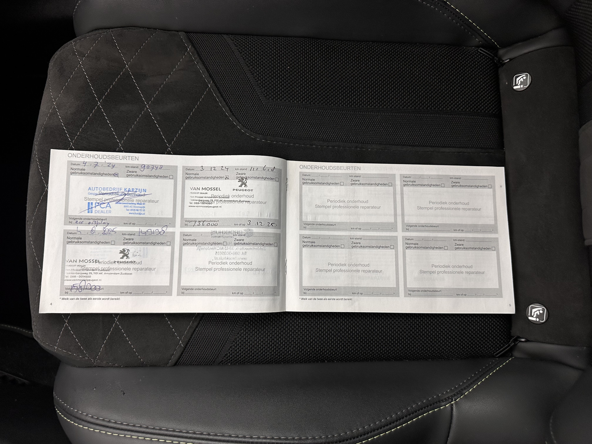 Peugeot e-208 EV GT Pack 50 kWh [ 3-Fase-11kW ] {SOH-88%] (INCL-BTW) *HEATPUMP | FULL-LED | DIGI-COCKPIT | BLINDSPOT | CAMERA | LEATHER-ALCANTARA | AMBIENTLIGHT | NAVI-FULLMAP | LANE-ASSIST | KEYLESS | DAB | CCS-FASTLOADER | HEATED-SPORTSEATS | PRIV