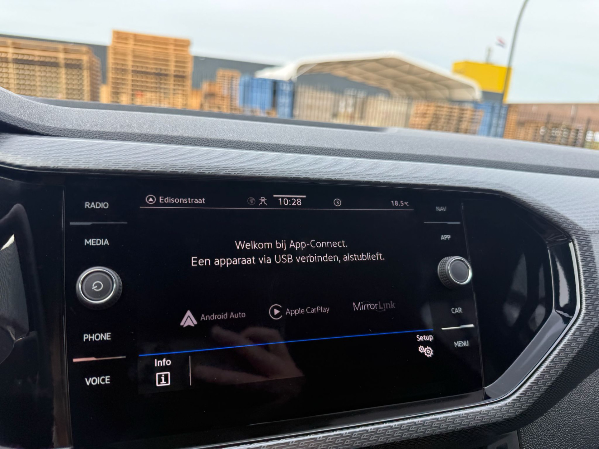 Volkswagen T-Cross 1.0 TSI R-Line | 1E EIGENAAR | 3/6/12MND GARANTIE| AUTOMAAT | LED | CARPLAY | DIGITAAL COCKPIT | DAB | CRUISE |