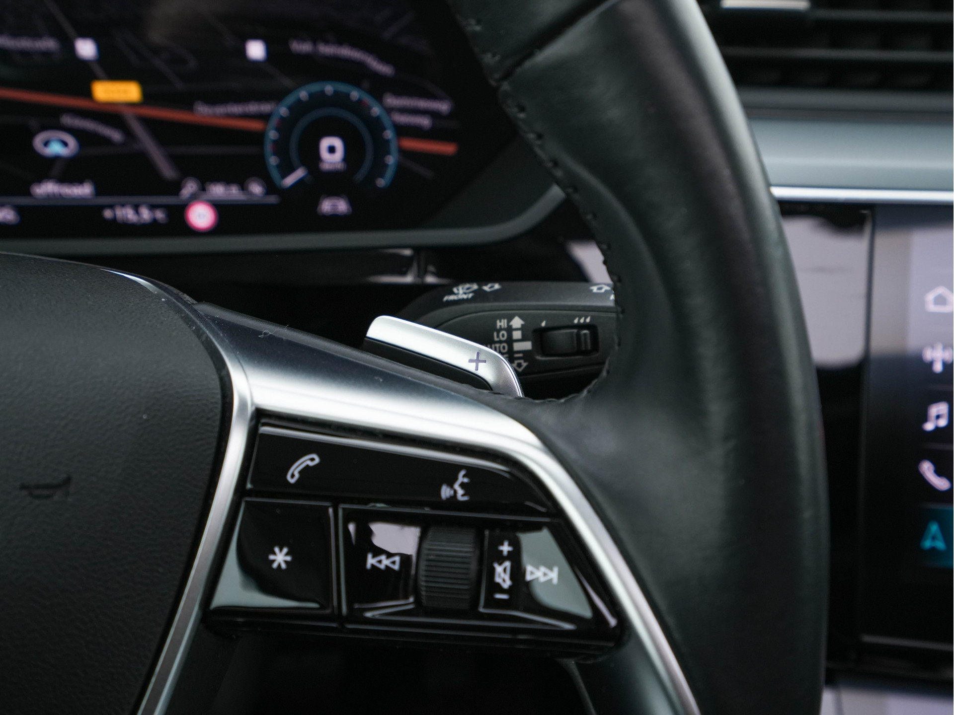 Audi e-tron 50 Quattro Advanced Launch-Edition-Plus [ 3-Fase ] (INCL-BTW) *PANO | DIGI-COCKPIT | LUXURY-LEATHER | FULL-LED | MEMORY-PACK |  KEYLESS | NAVI-FULLMAP | TOWBAR | SHIFT-PADDLES | COMFORT-SEATS | 20"ALU*