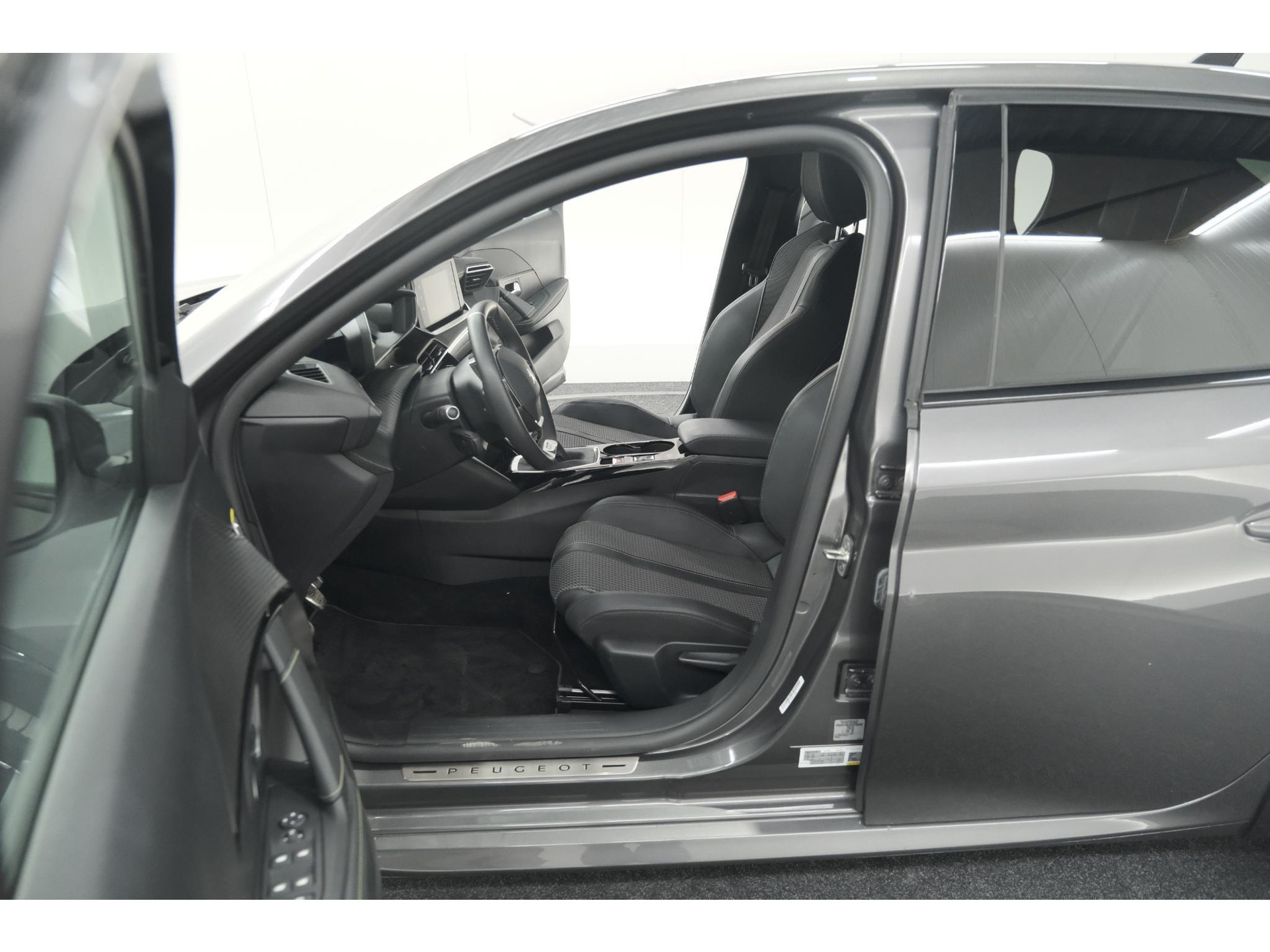 Peugeot 208 PureTech 100 GT | Camera | Adaptieve Cruise Control | Navigatie | Apple Carplay