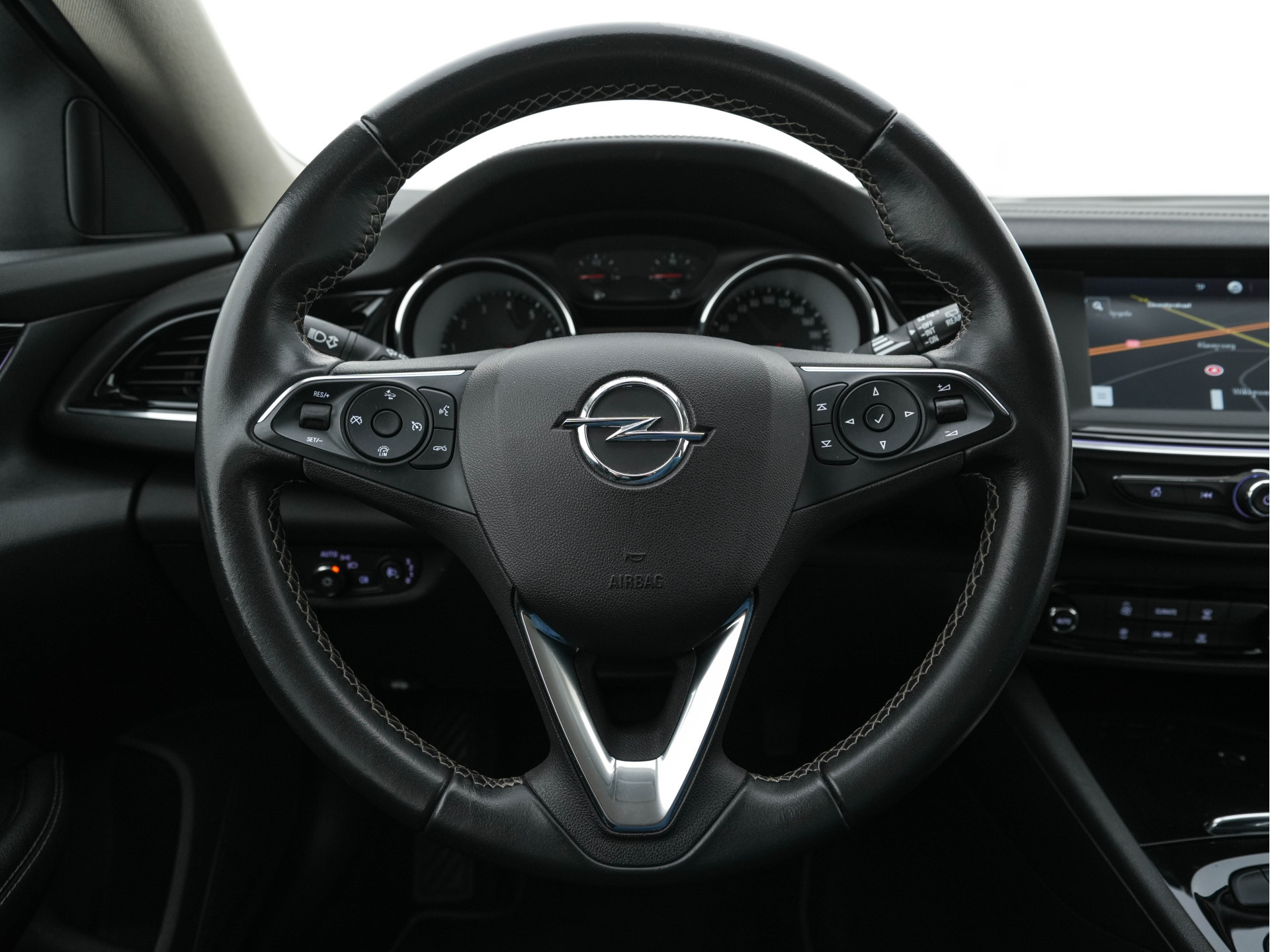 Opel Insignia Sports Tourer 1.5 Turbo Business Executive Aut. *NAVI-FULLMAP | LEATHER-FABRIC | KEYLESS | DAB+ | SPORT-SEATS  | ECC | PDC | CRUISE | TOWBAR | CARPLAY | 18''ALU*