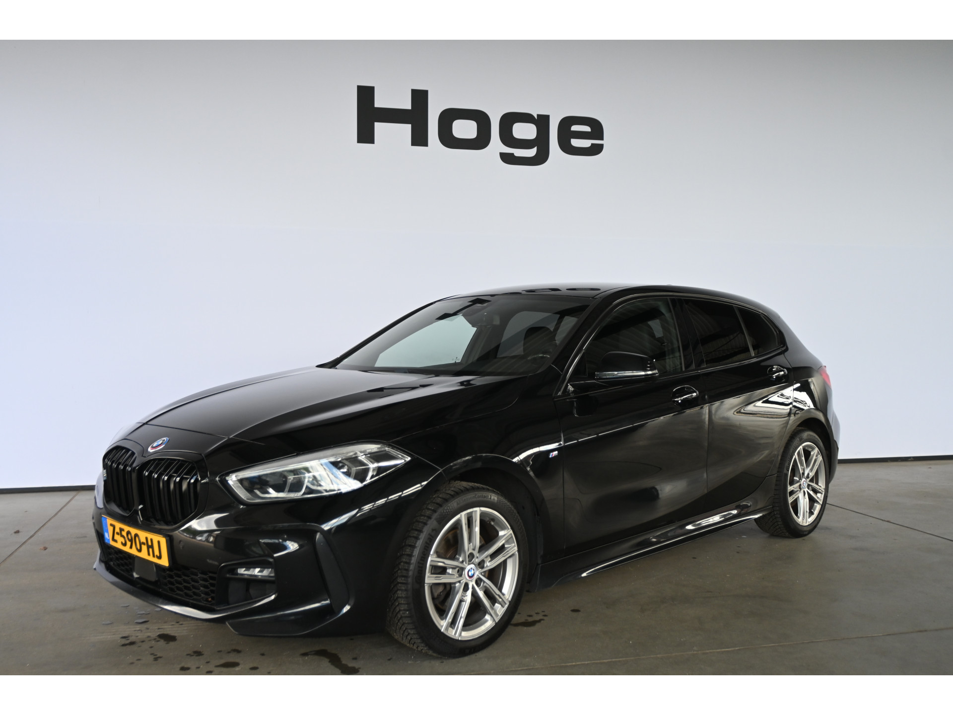 BMW 1-serie 118i High Executive Aut M Sport Navigatie Carplay Dealer Onderhouden! Inruil Mogelijk!