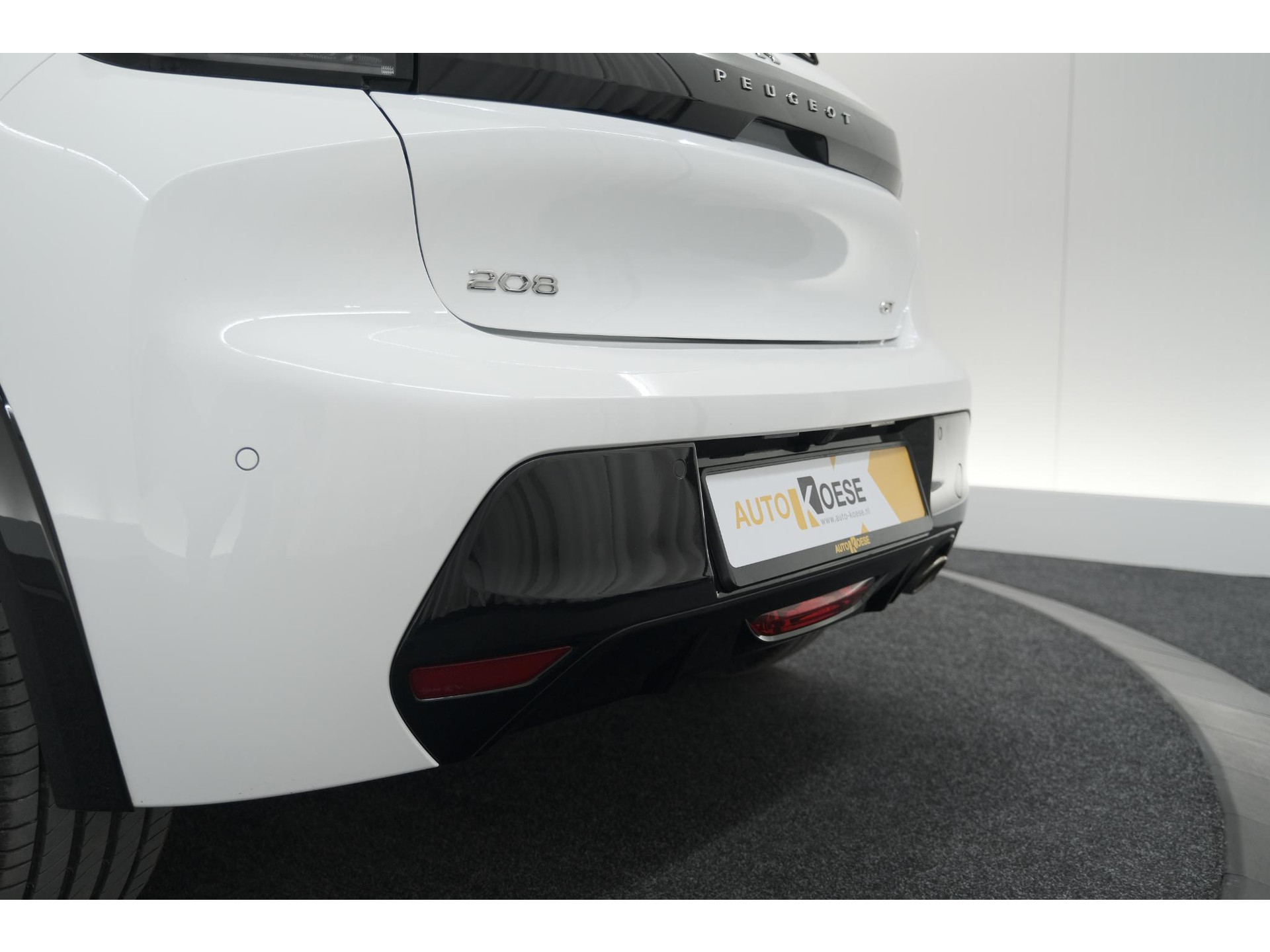 Peugeot 208 PureTech 100 GT | Camera | Navigatie | Sfeerverlichting | Apple Carplay | Parkeersensoren