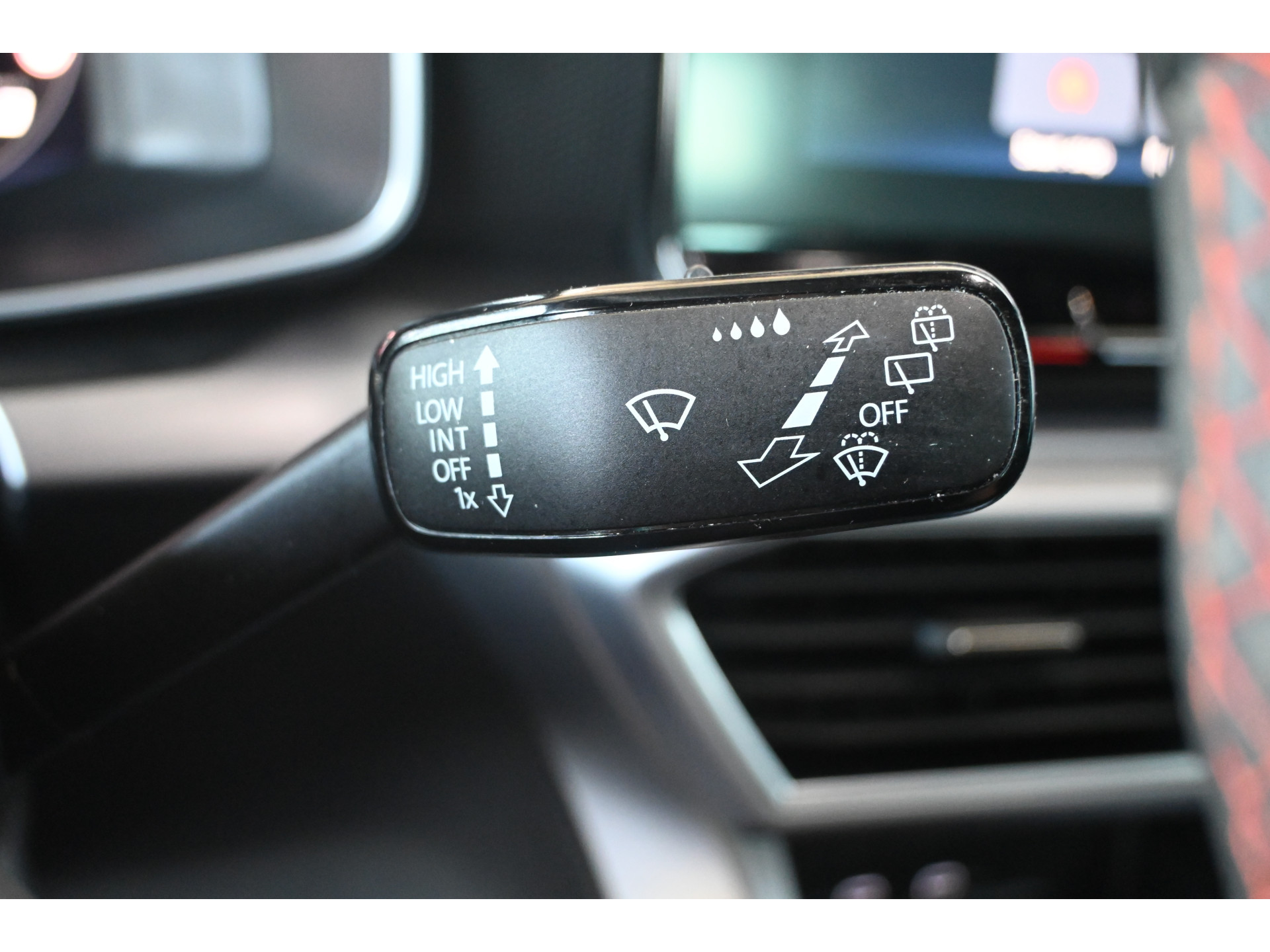 SEAT Leon 1.5 TSI FR Launch Edition Clima Navigatie Carplay Virtual LED Rijklaarprijs! Inruil Mogelijk!