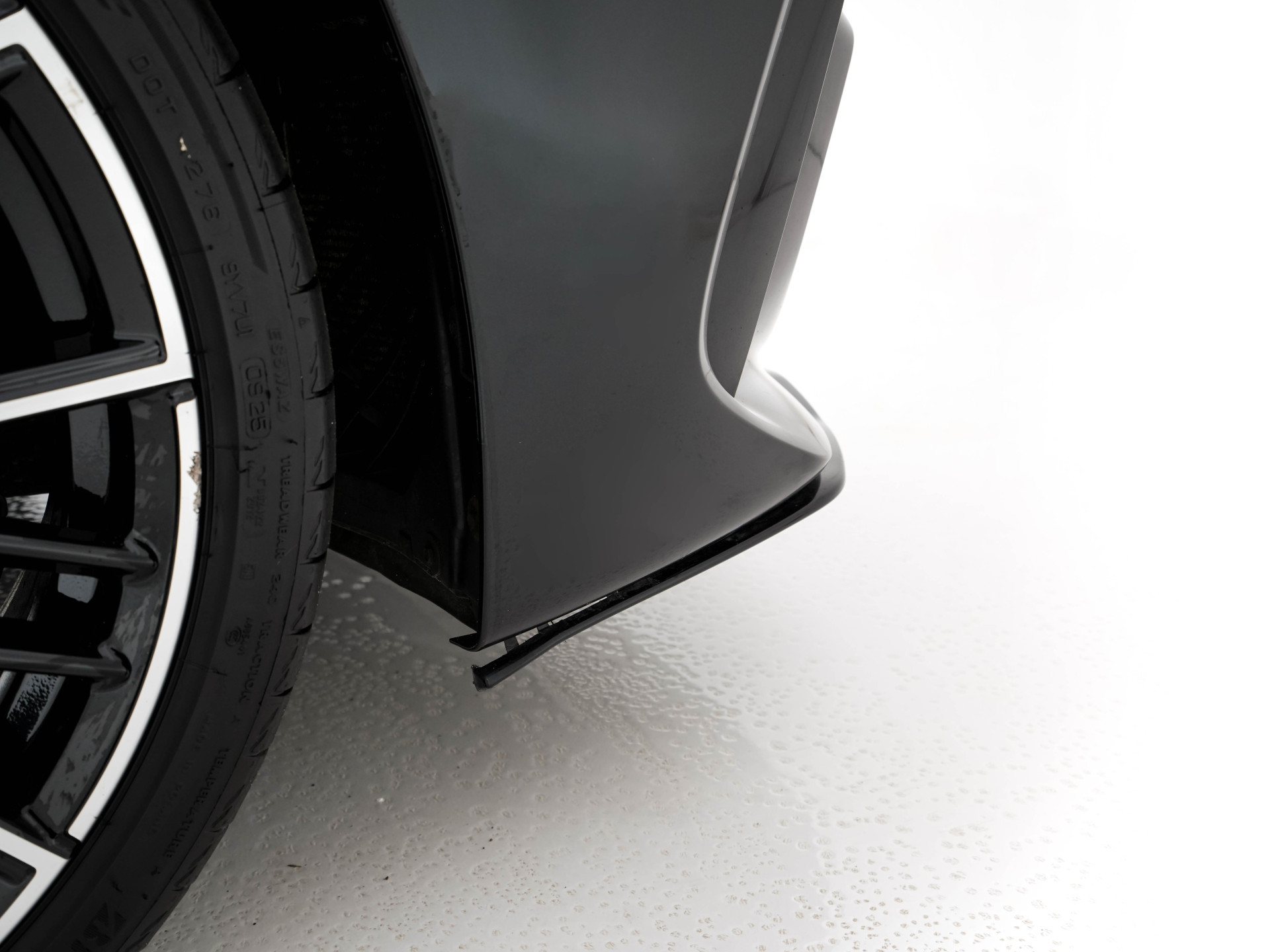 BMW 1-serie M135i xDrive M-Sportpack High Executive Aut. *ALCANTARA-MICROFIBRE | FULL-LED | HEATED-SPORTSEATS | SHIFT-PADDLES | DIGI-COCKPIT | HEAD-UP | NAVI-FULLMAP | DAB+ | PRIVACY-GLASS | AMBIENT-LIGHT | CARBON-INLAY | CARPLAY | 19''ALU*