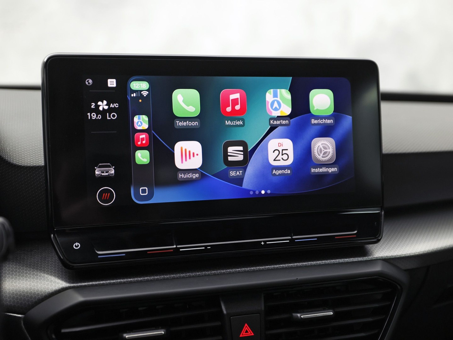 SEAT Leon 1.5 TSI Sport (4 CILINDER, VIRTUAL COCKPIT, APPLE CARPLAY, GROOT NAVI, CAMERA, SPORTSTOELEN, GETINT GLAS, ADAPTIVE CRUISE, NIEUWSTAAT)
