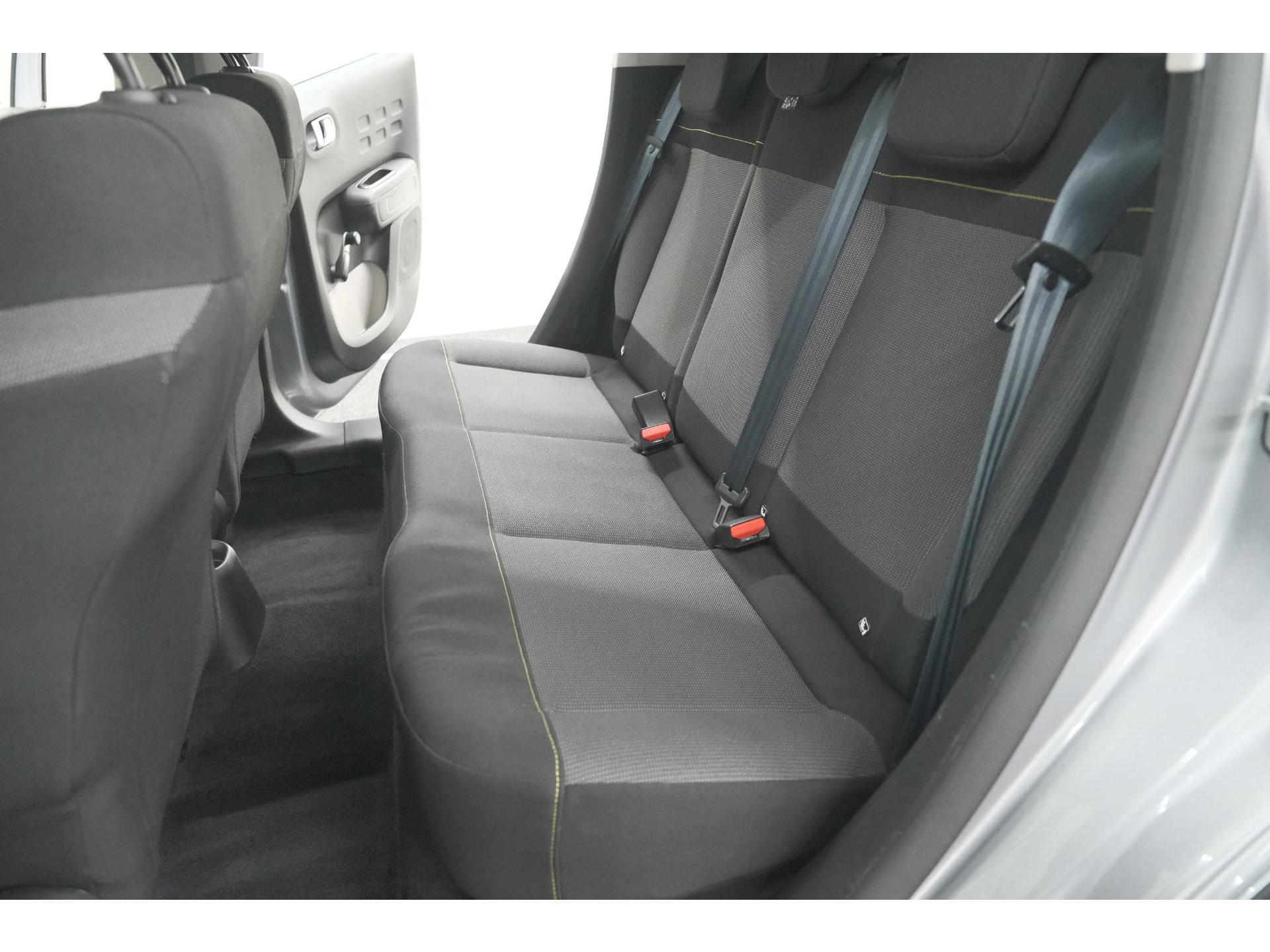 Citroen C3 PureTech 82 C-Series | Trekhaak | Stoelverwarming | Camera | Apple CarPlay