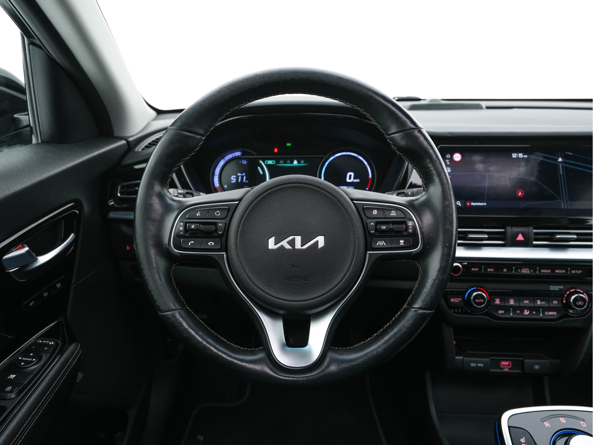Kia e-Niro ExecutiveLine 64 kWh [ 3-Fase ] {SOH-100%} (INCL-BTW) Aut. *PANO | LEATHER | JBL-AUDIO | FULL-LED | NAVI-FULLMAP | DAB | ADAPTIVE-CRUISE | CAMERA | MEMORY-PACK | LANE-ASSIST | CCS-FASTLOADER | KEYLESS | DIGI-COCKPIT | 17"ALU*