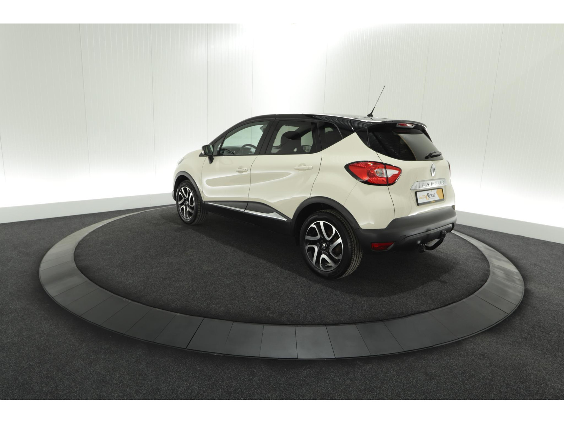 Renault Captur TCe 120 Dynamique | Trekhaak | Camera | R-Link Navigatie | Parkeersensoren
