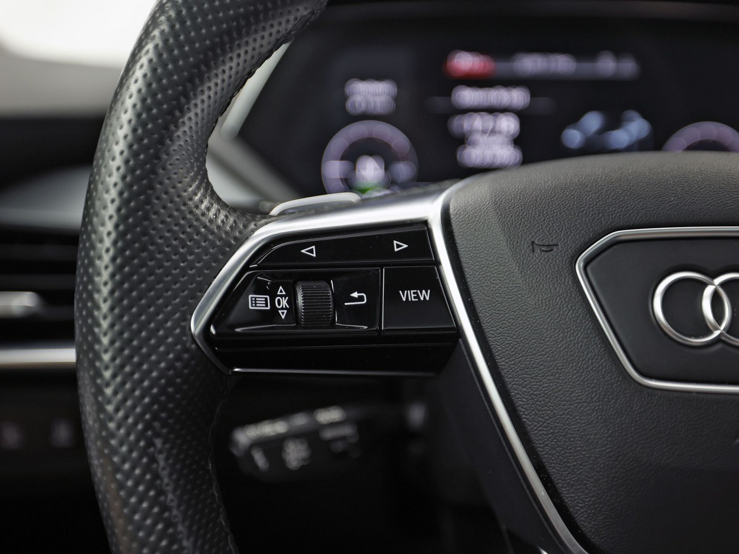 Audi e-tron GT GT 93 kWh Automaat 476Pk (PANORAMADAK, SOH 92,8%, APPLE CARPLAY, 360 CAMERA, MATRIX LED, BANG&OLUFSEN, ELEKTRISCHE STOELEN, STOELVERWARMING/KOELING, NIEUWSTAAT)