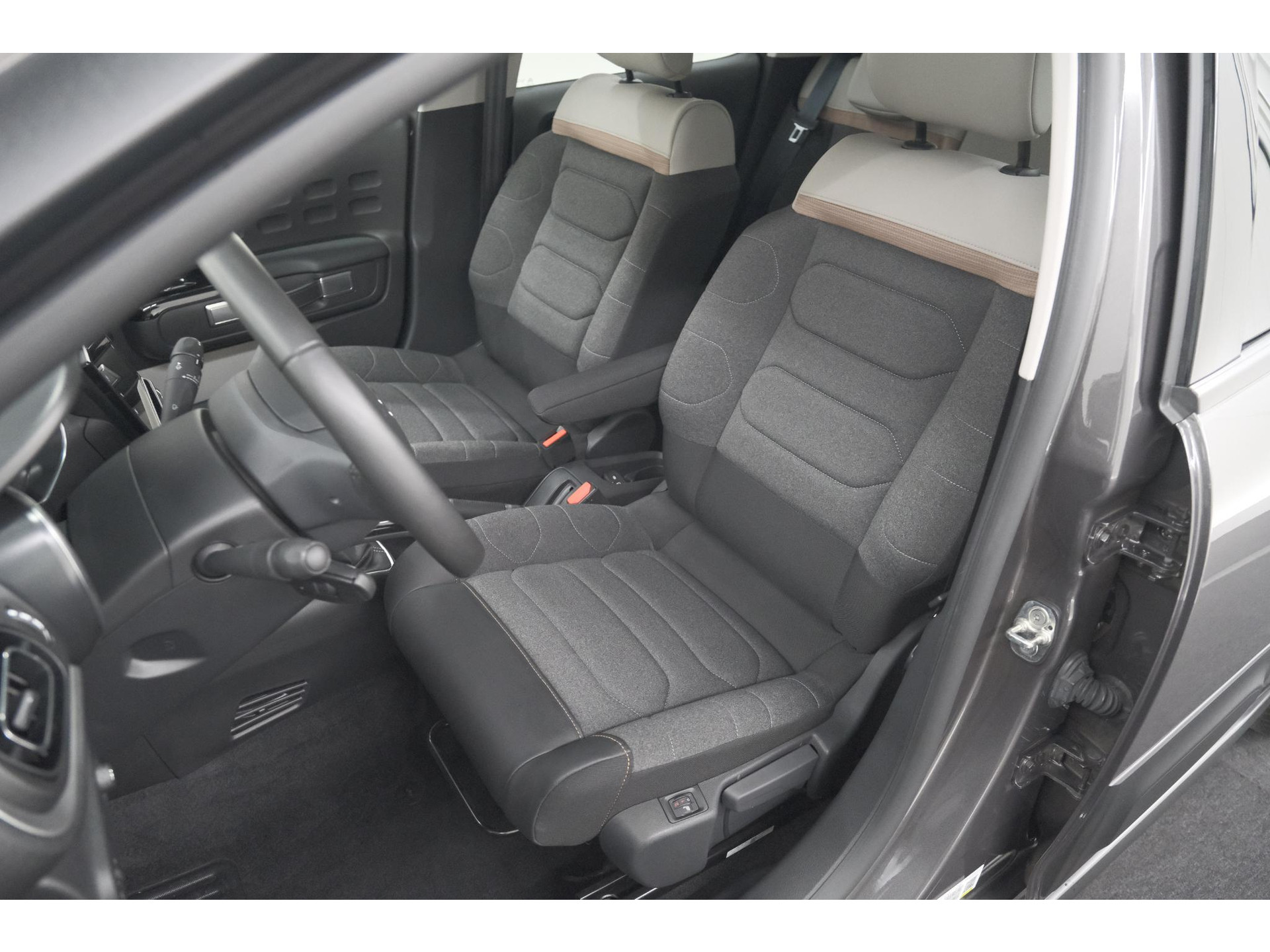 Citroen C3 PureTech 82 Max | Trekhaak | Keyless | Camera | Parkeersensoren | Navigatie | Stoelverwarming