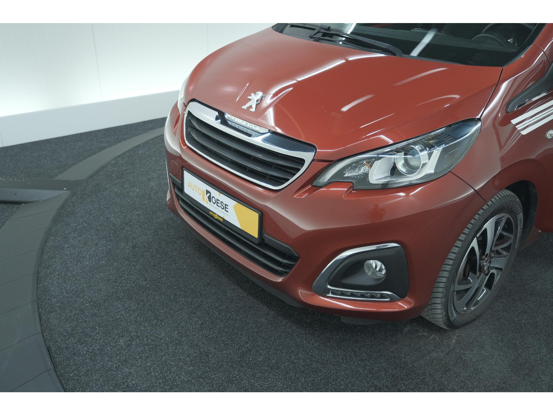 Peugeot 108 1.0 e-VTi Allure TOP! | Elektrisch Vouwdak | Trekhaak | Camera | Apple Carplay