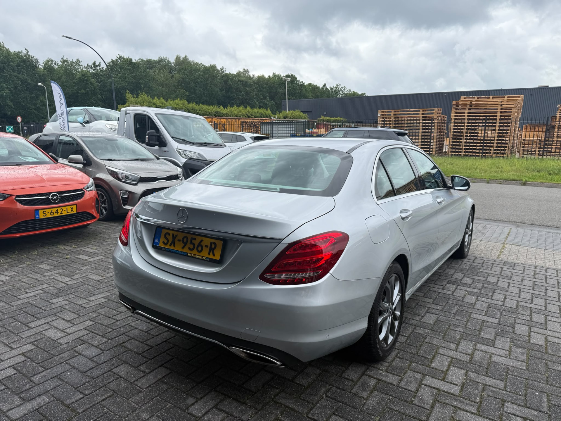 Mercedes-Benz C-klasse 180 Business Solution | 2E EIGENAAR |3/6/12MND GARANTIE | AUTOMAAT | CRUISE | LED | CAMERA | STOELVERW. | NAVI |
