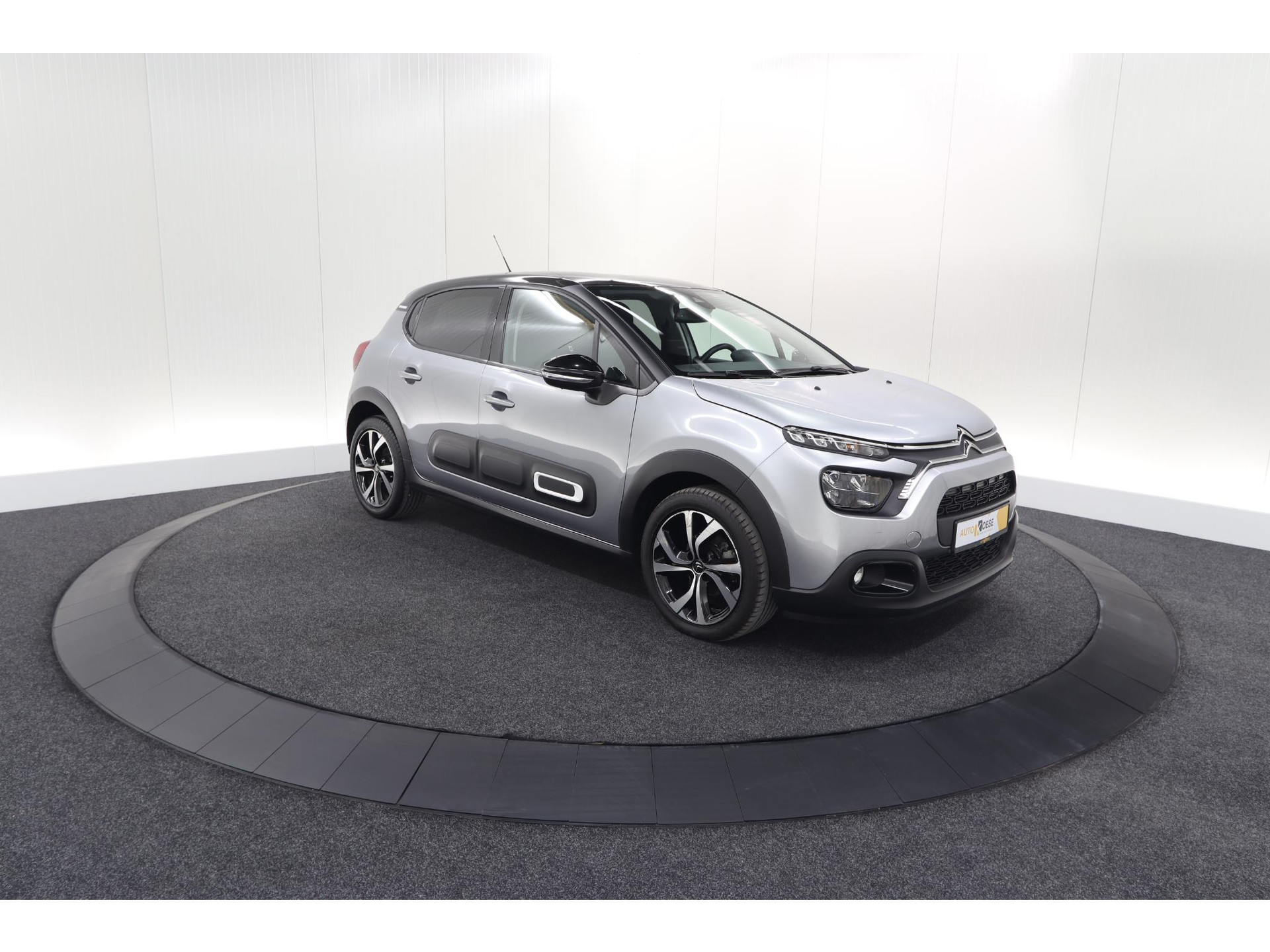 Citroen C3 PureTech 110 EAT6 Shine | Camera | Navigatie | Parkeersensoren | Apple Carplay | 17 Inch Lichtmetalen Velgen
