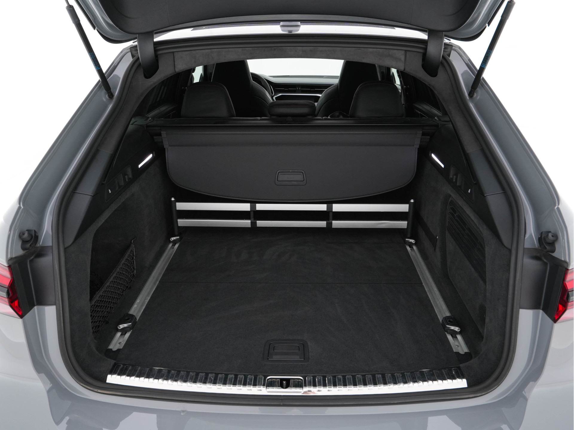 Audi RS6 Avant TFSI Quattro ! FULL-OPTIONS ! (INCL-BTW) Aut. *CERAMIC-BREAKS | VALCONA-LUXURY-LEATHER | HEAD-UP | LASER-LIGHT | BANG&OLUFSEN-ADVANCED | SOFT-CLOSE | ADAPTIVE-CRUISE | BLINDSPOT | TOP-VIEW | MEMORY-PACK | DAB+ | ...