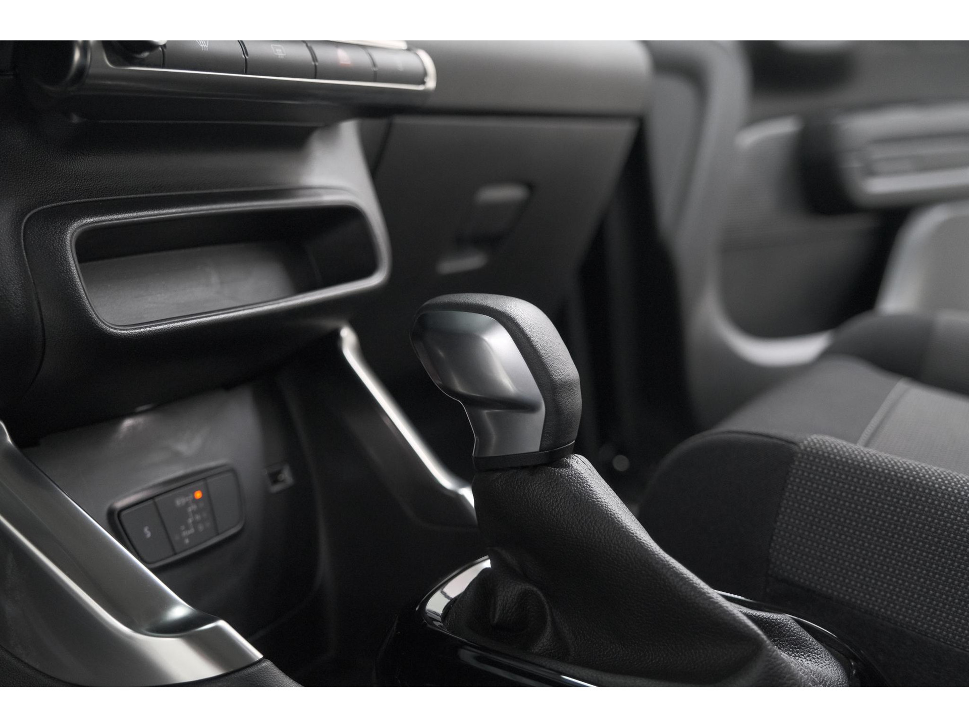 Citroen C3 Aircross PureTech 130 EAT6 Plus | Stoelverwarming | Apple Carplay | Parkeersensoren