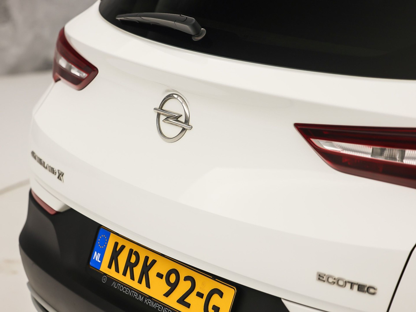 Opel Grandland X 1.2 Turbo Elegance (STOELVERWARMING/KOELING, APPLE CARPLAY, 360 CAMERA, MEMORY SEAT, LEDER, GETINT GLAS, STUURWIEL VERWARMD, NIEUWE APK, NIEUWSTAAT)